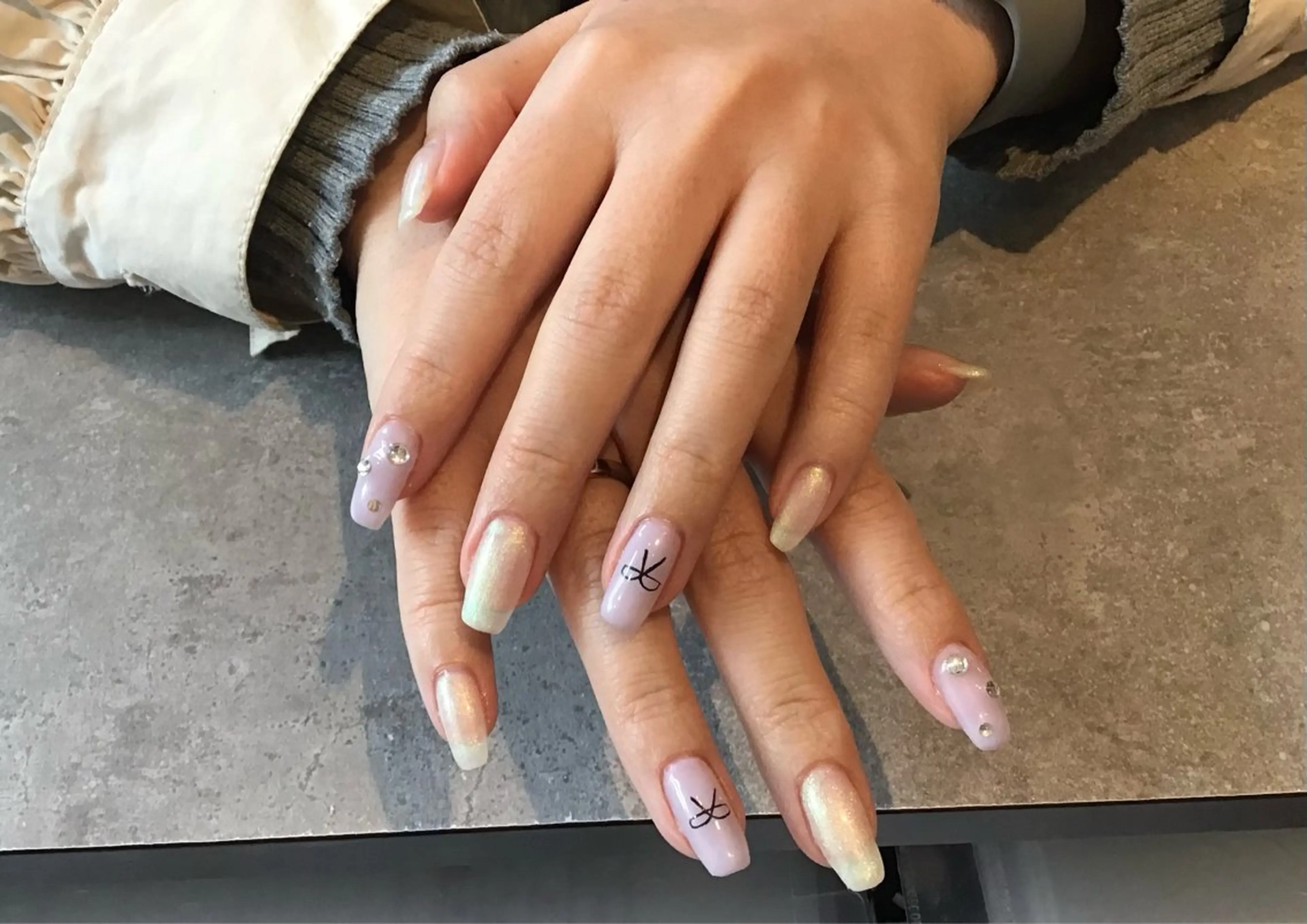 ネイル アートネイル ワンカラーネイル Nest 蜂谷のネイルデザイン