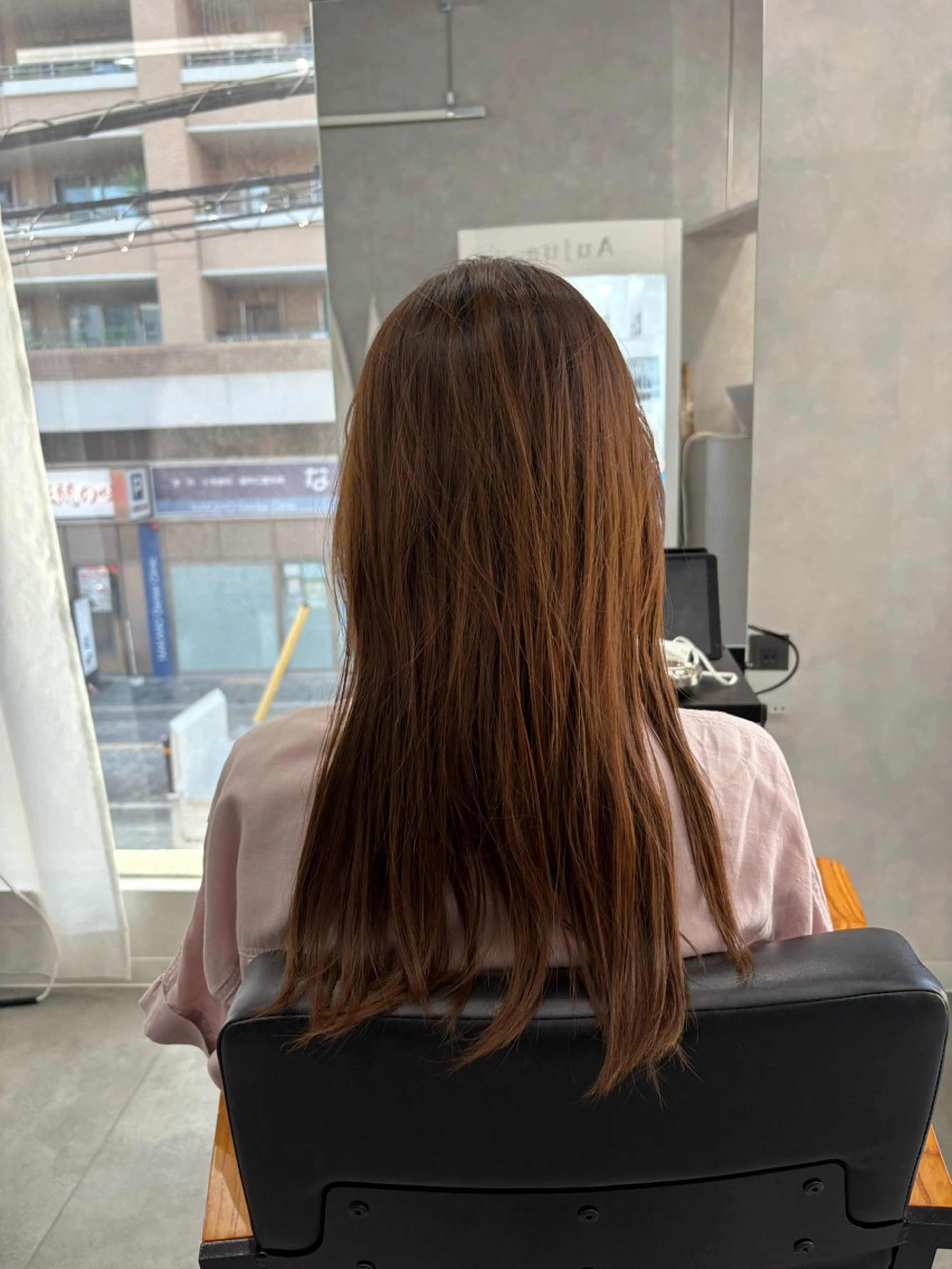 セミロング LIV(リヴ) My (マイ)のヘアスタイル
