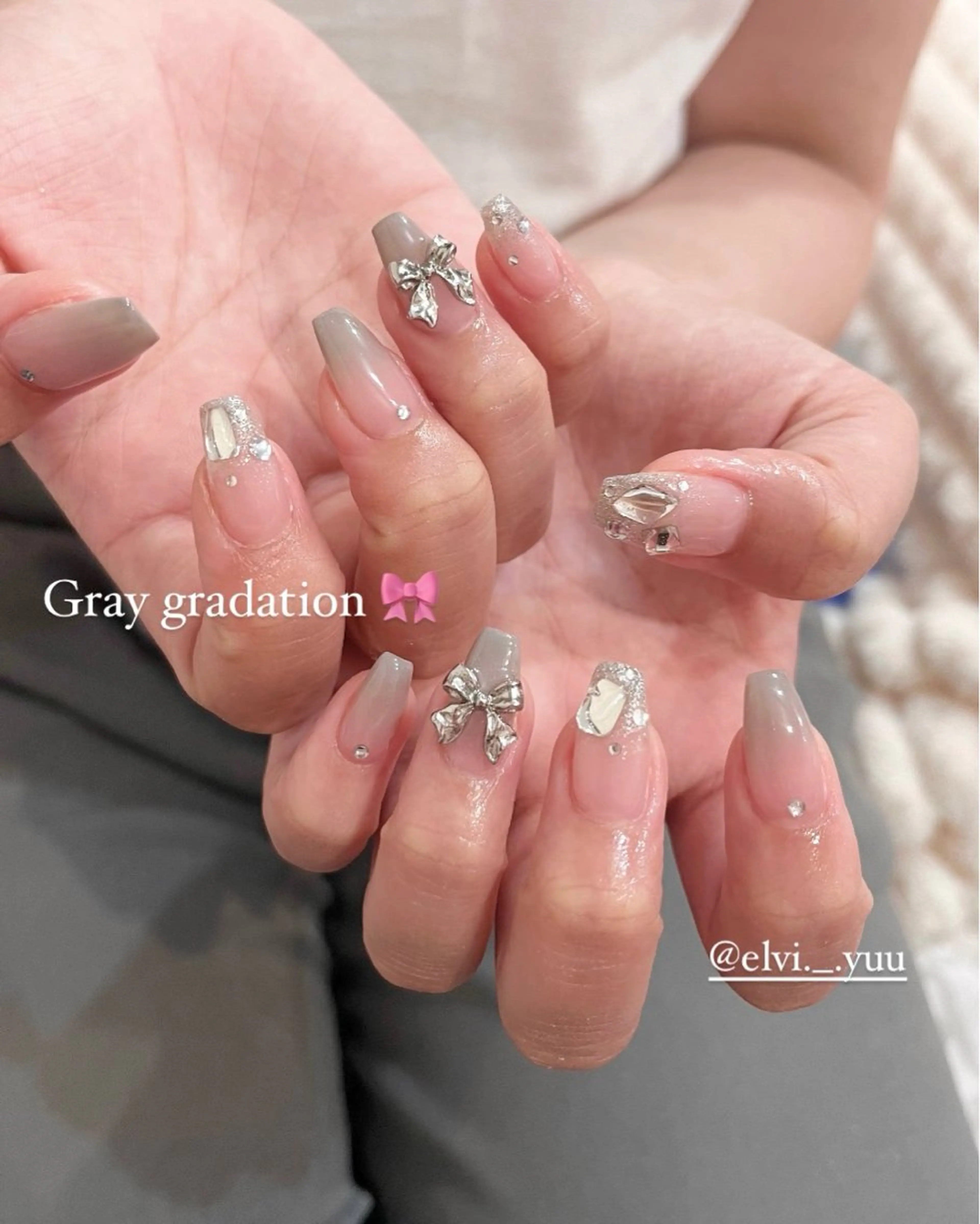 ネイル ストーンネイル SALON ELVI.所属・SALON ELVI.のネイルデザイン