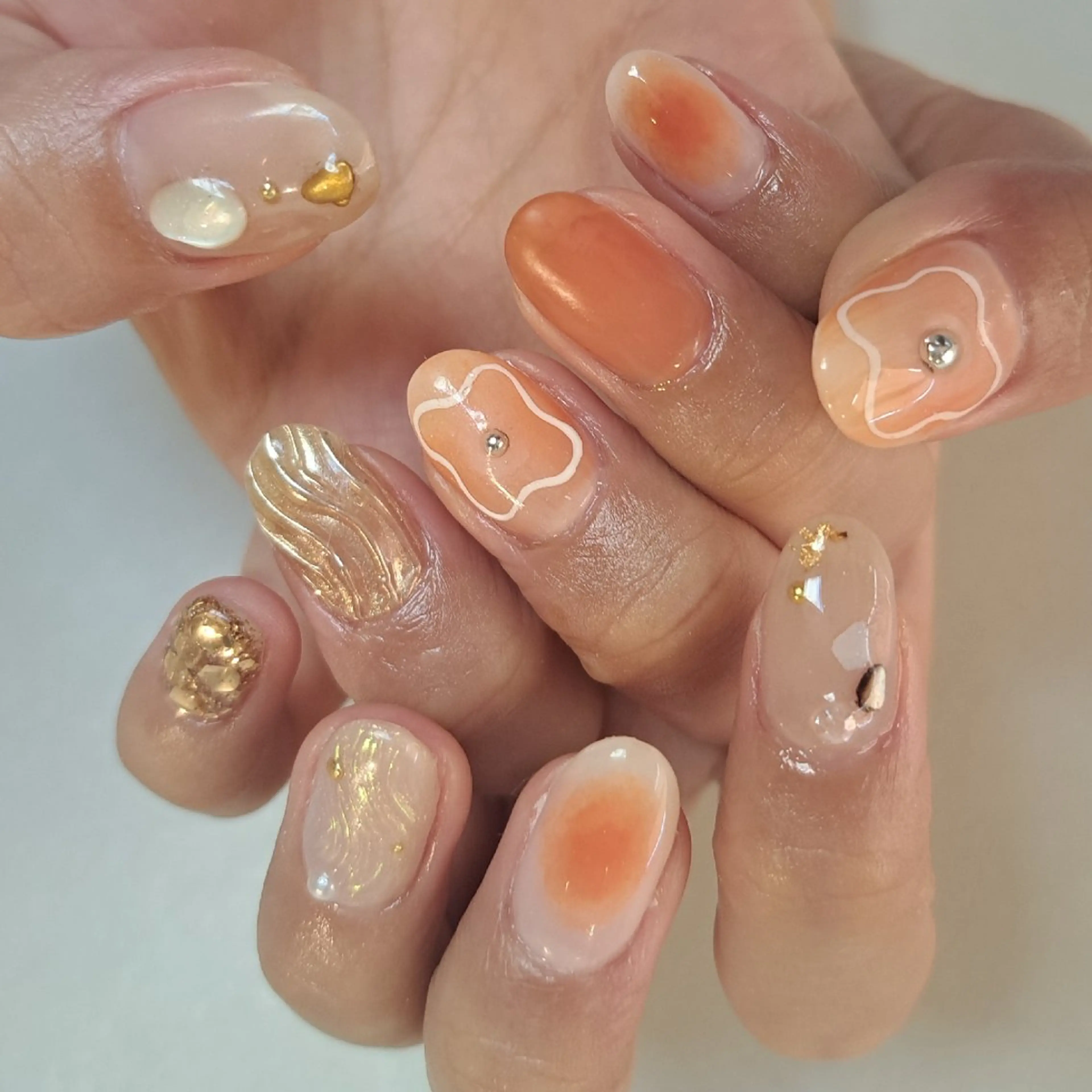 ネイル アートネイル ジェルネイル 持ち込み オレンジ 夏ネイル ハンドネイル Nail mood /アートし放題のネイルデザイン