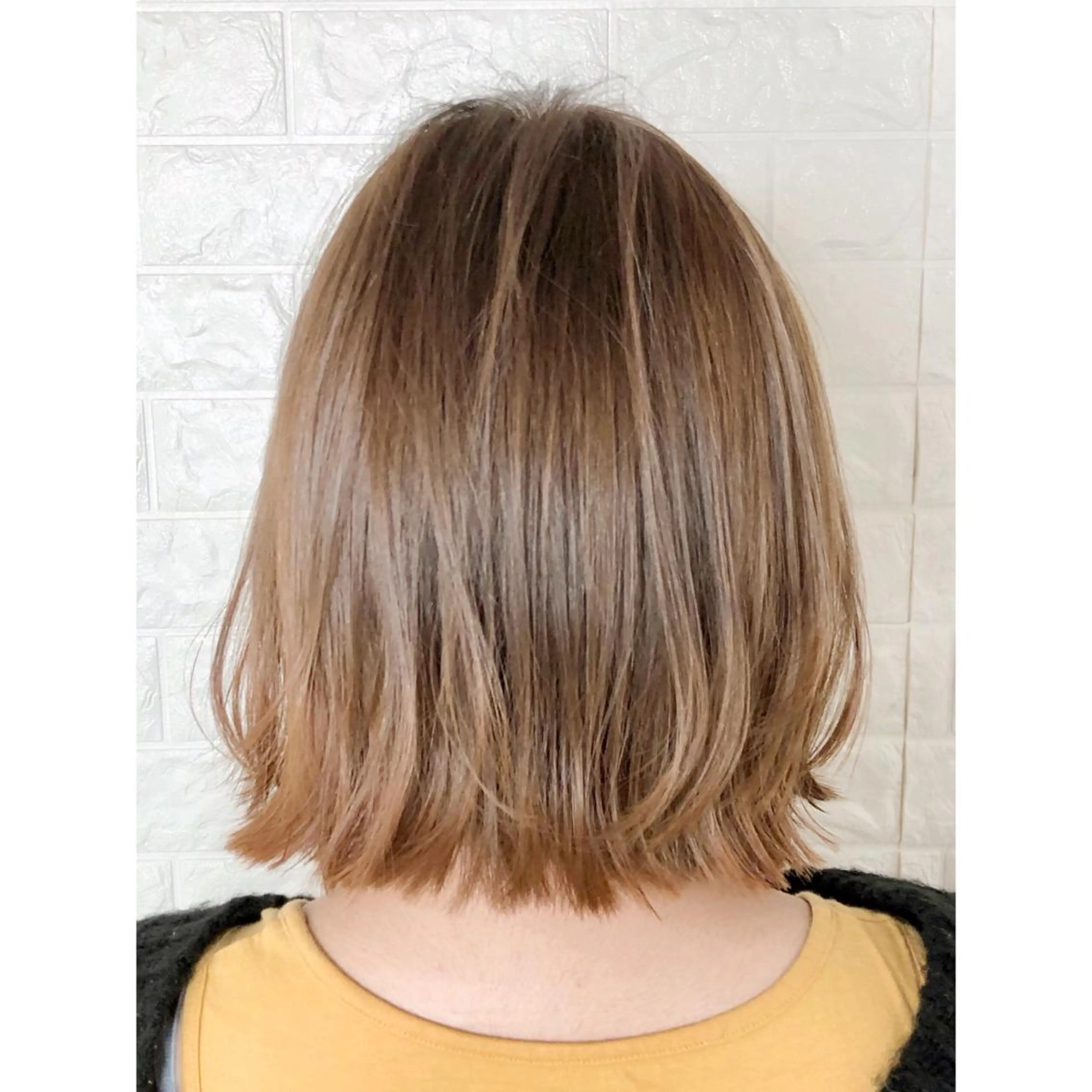 ショート カラー 切りっぱなしボブ ベージュカラー ブリーチ ダブルカラー ボブ KIZU 髪質改善 オカルト怪談のヘアスタイル