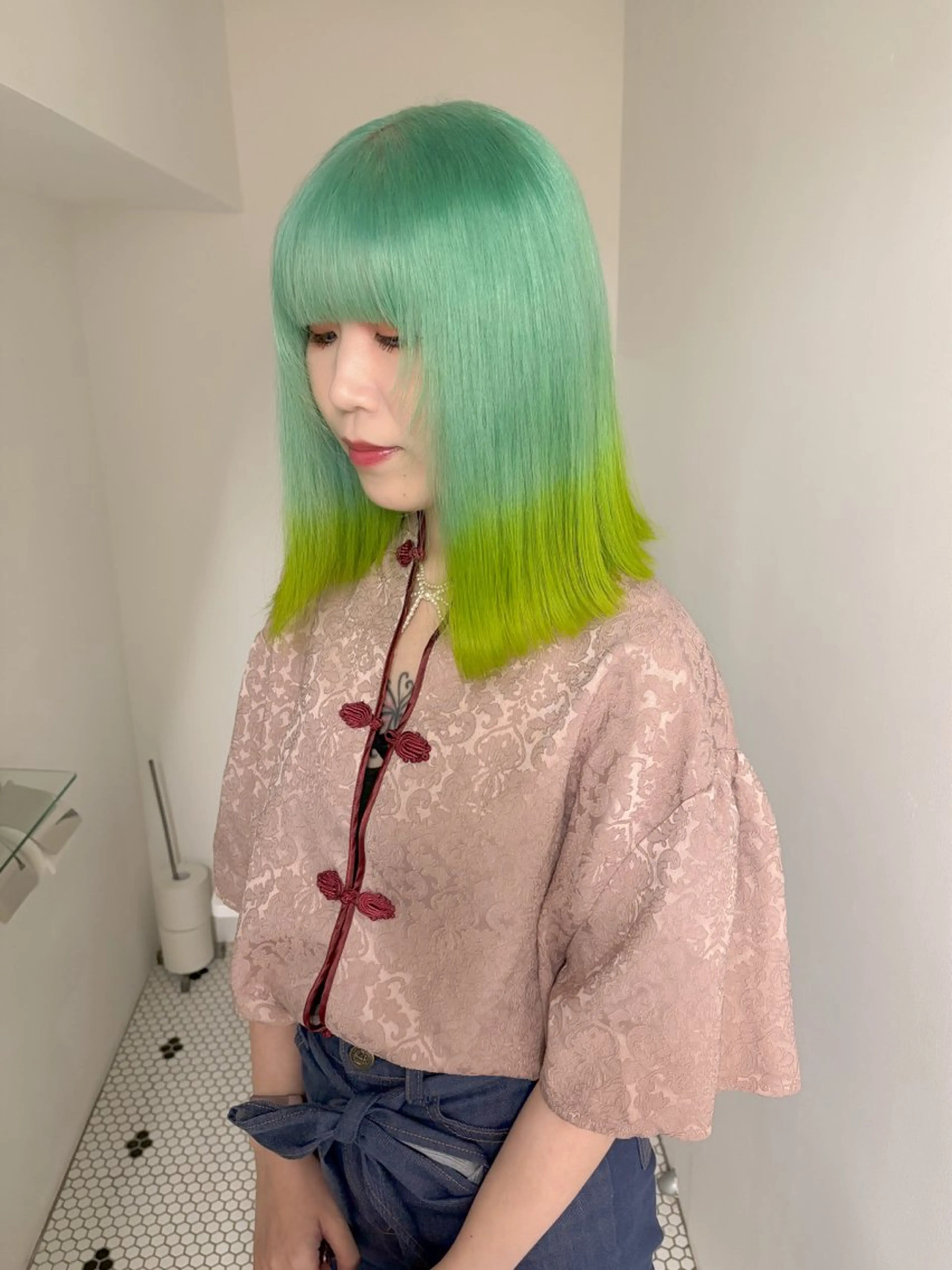 ミディアム 🌙艶ハイトーン/ ミユウのヘアスタイル