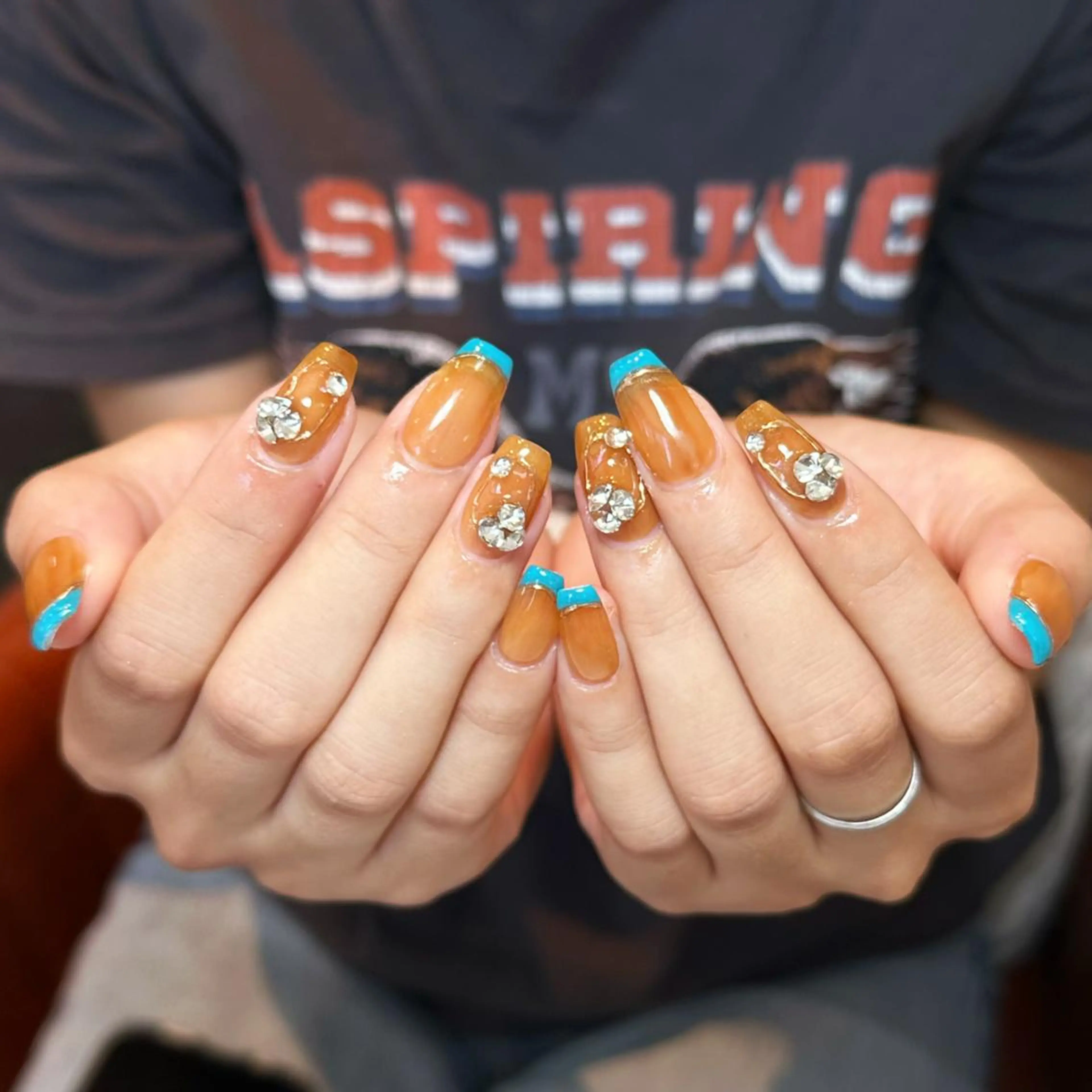 ネイル アートネイル オーロラネイル ガーリー キラキラネイル マグネットネイル ハンドネイル DIAMOND 💦のネイルデザイン