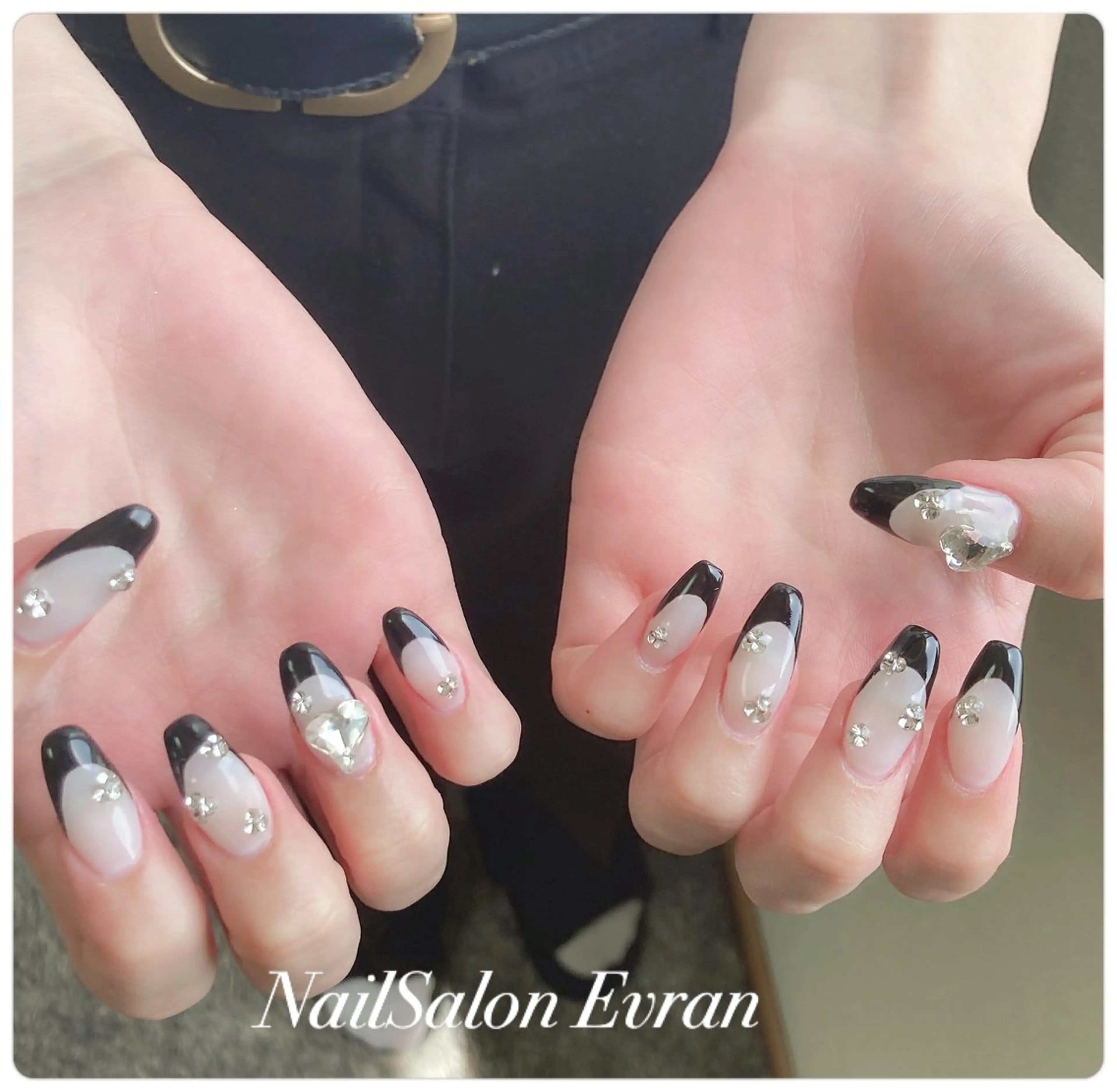 ネイル アートネイル フレンチネイル マグネットネイル 持ち込み ニュアンスネイル ハンドネイル Nail salon Evranのネイルデザイン