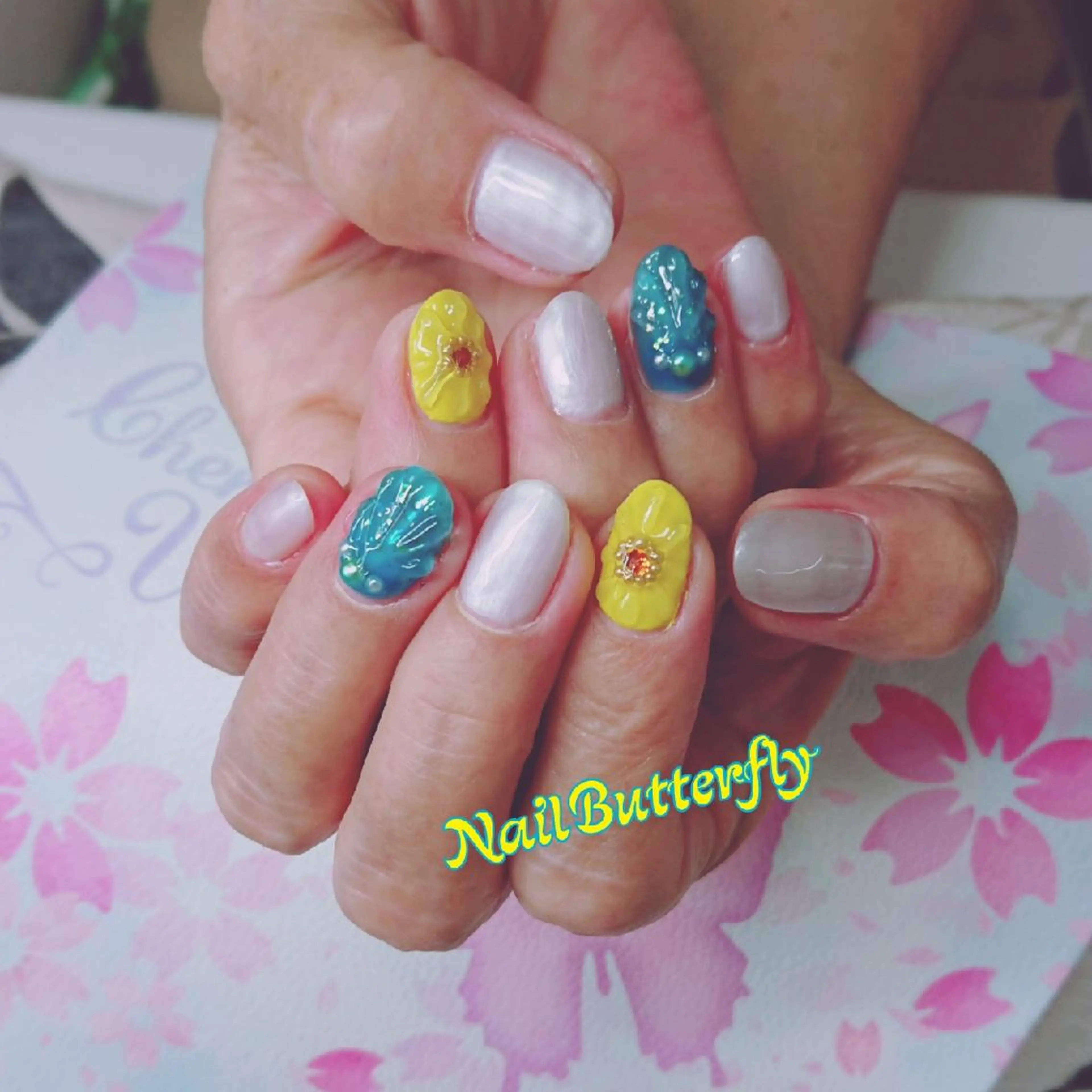 ネイル とねがわ かよこのネイルデザイン