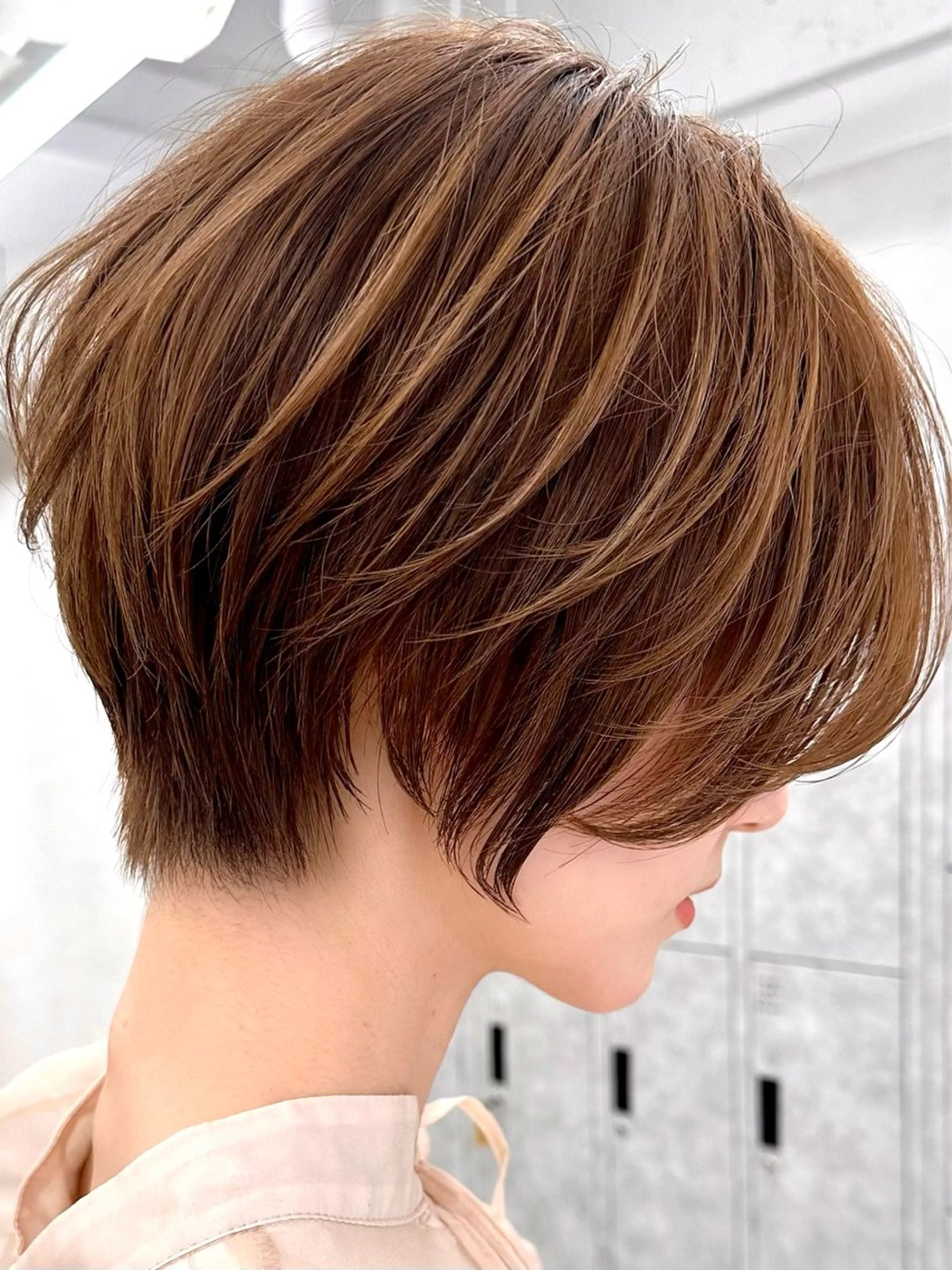 ショート 丸みショート ケアカラー 髪質改善 ショートヘア トリートメント レイヤー/韓国/ 顔周り/しんやのヘアスタイル