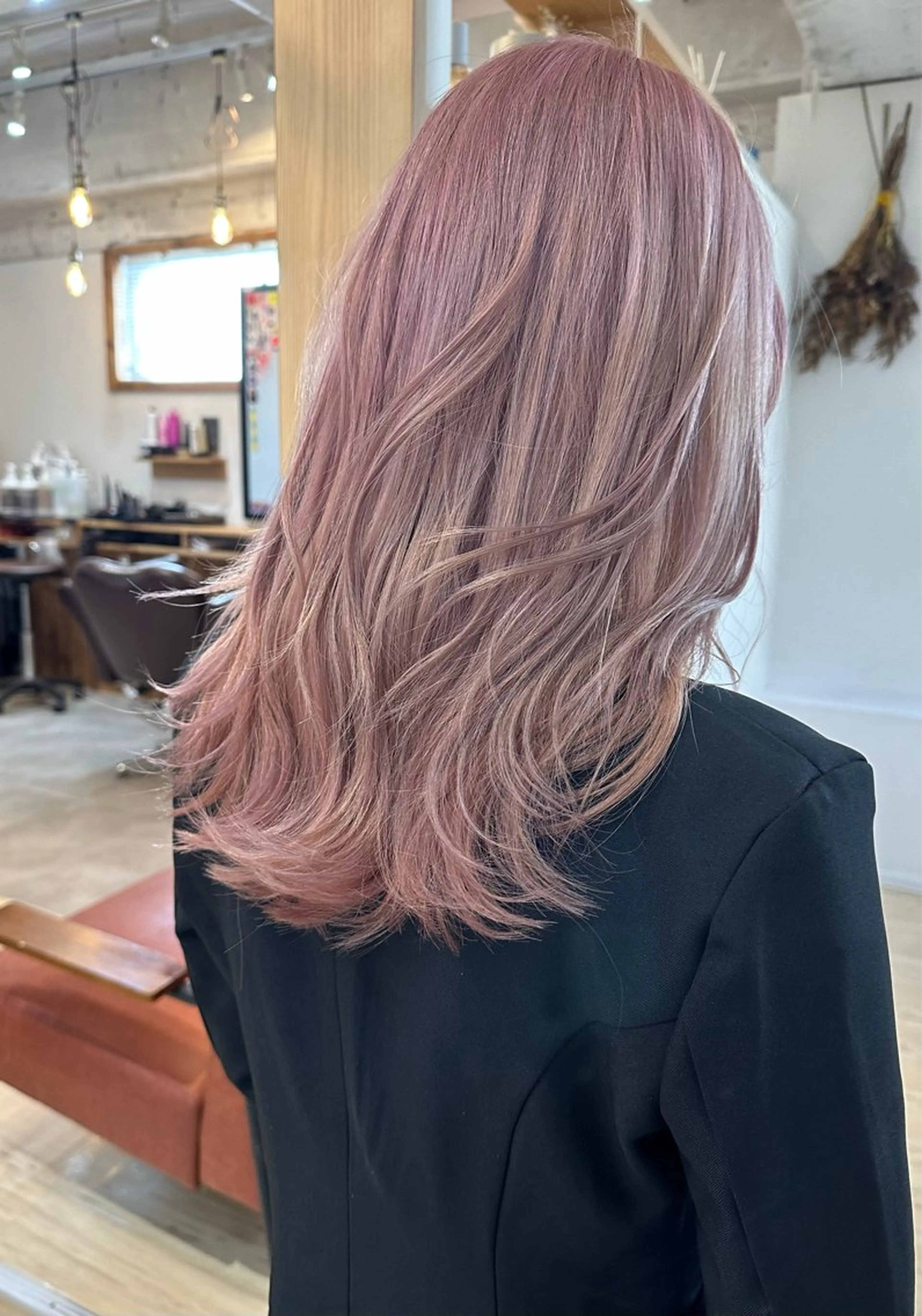 セミロング カラー ベージュカラー ブリーチ ピンクカラー ピンクベージュ ホワイトピンク 木下大地 HAIR  Oneのヘアスタイル