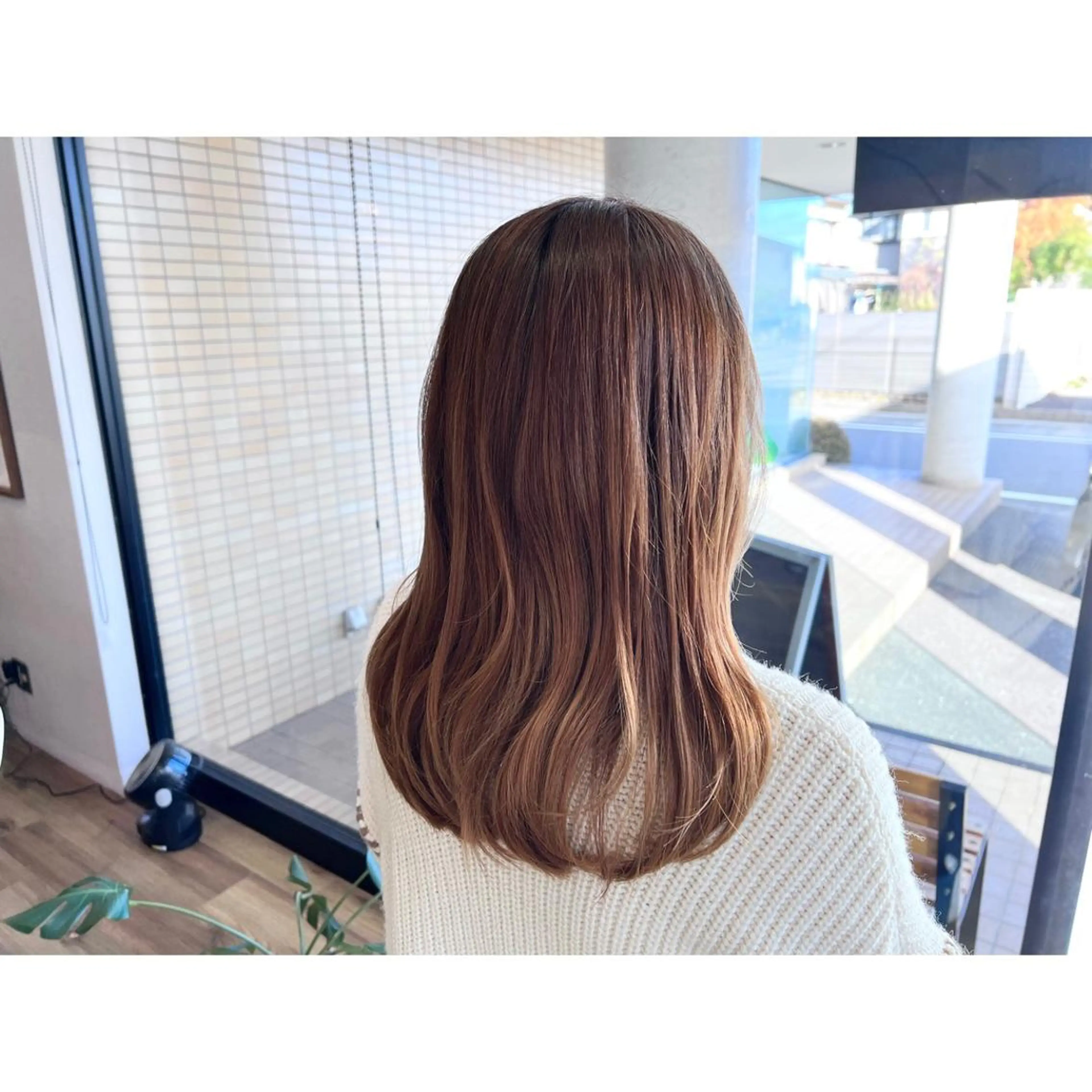 ロング カラー ベージュカラー ヘアカラー トリートメント ツキダテ ユイのヘアスタイル