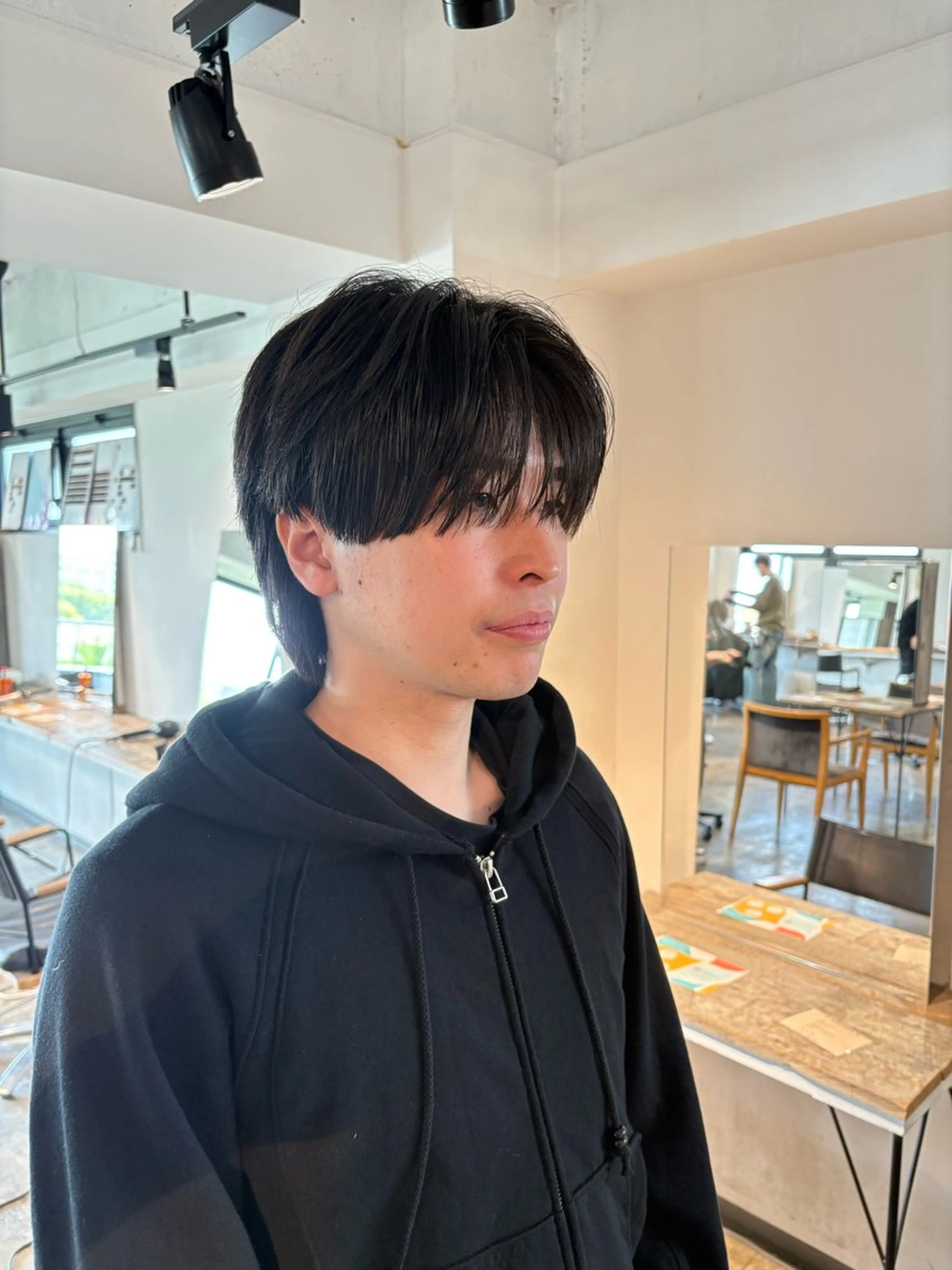 ショート パーマ メンズ センターパート ダウンパーマ フェザーパーマ カルマパーマ メンズ韓国風 カット become men's hair 名駅店所属・名駅/フェザーパーマ 韓国ヘア/森岡のヘアスタイル