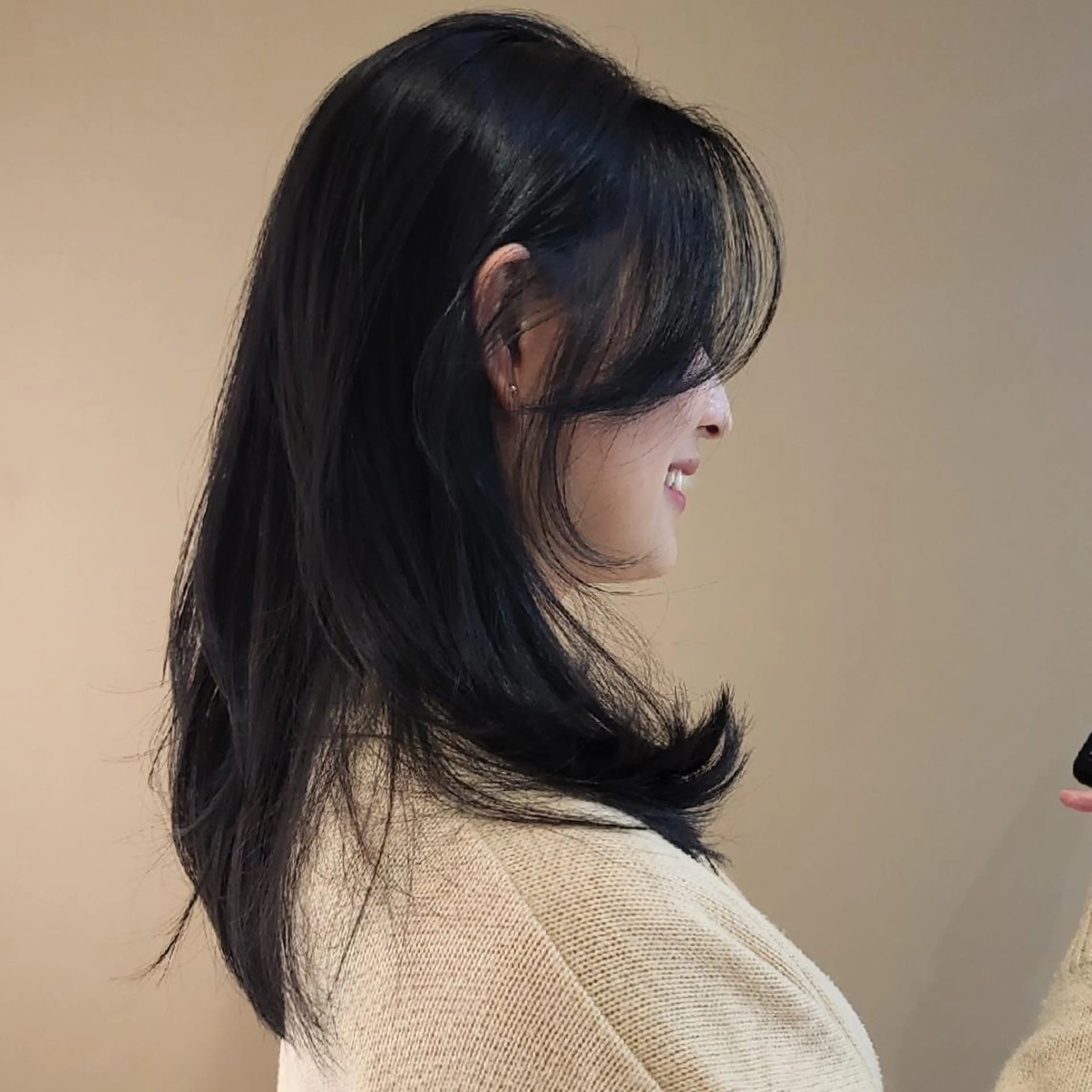 セミロング 顔周りカット おくれ毛 韓国レイヤー suzuのヘアスタイル