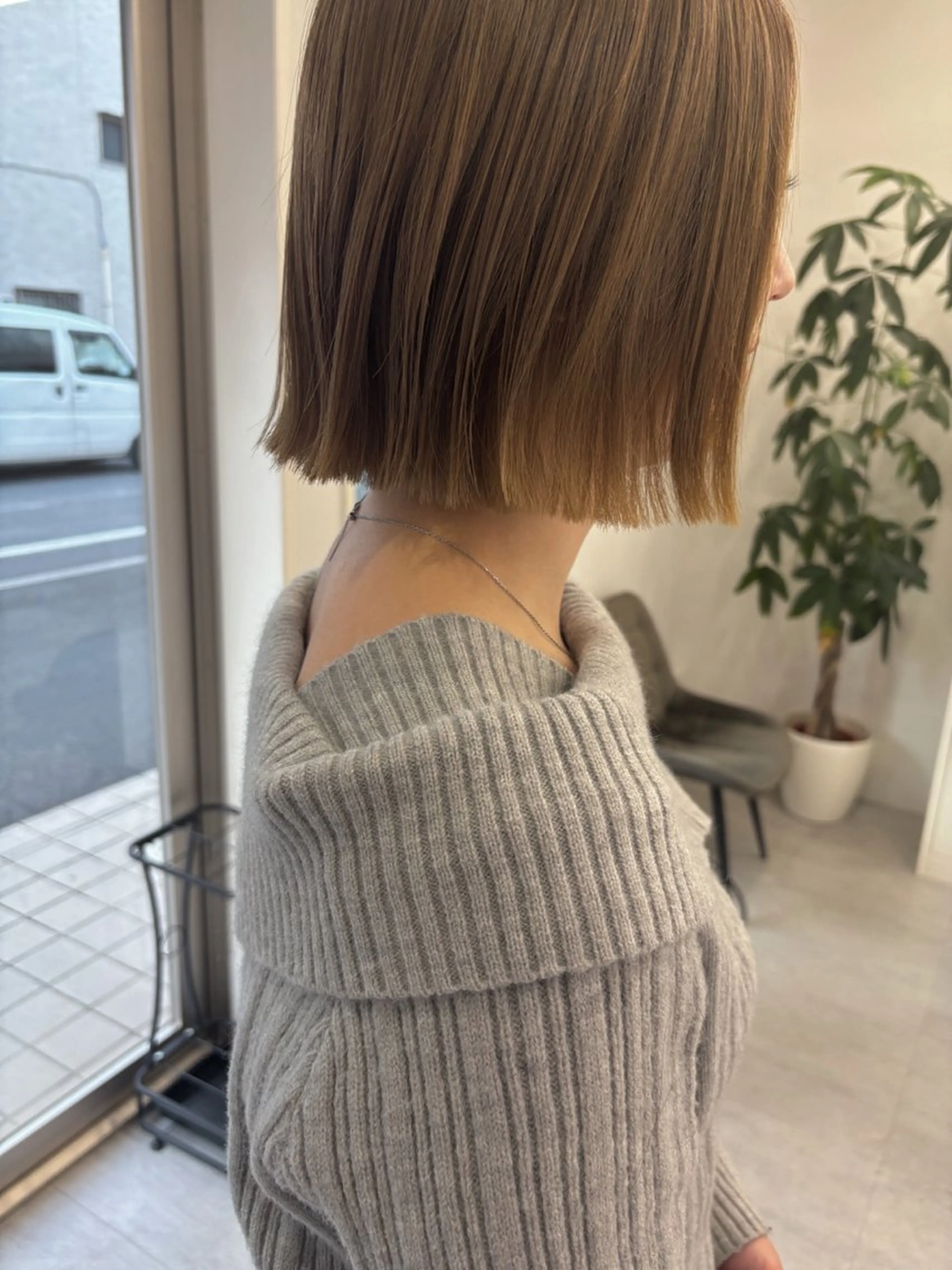 ミディアム ボブ カット トリートメント 新村 華奈絵のヘアスタイル