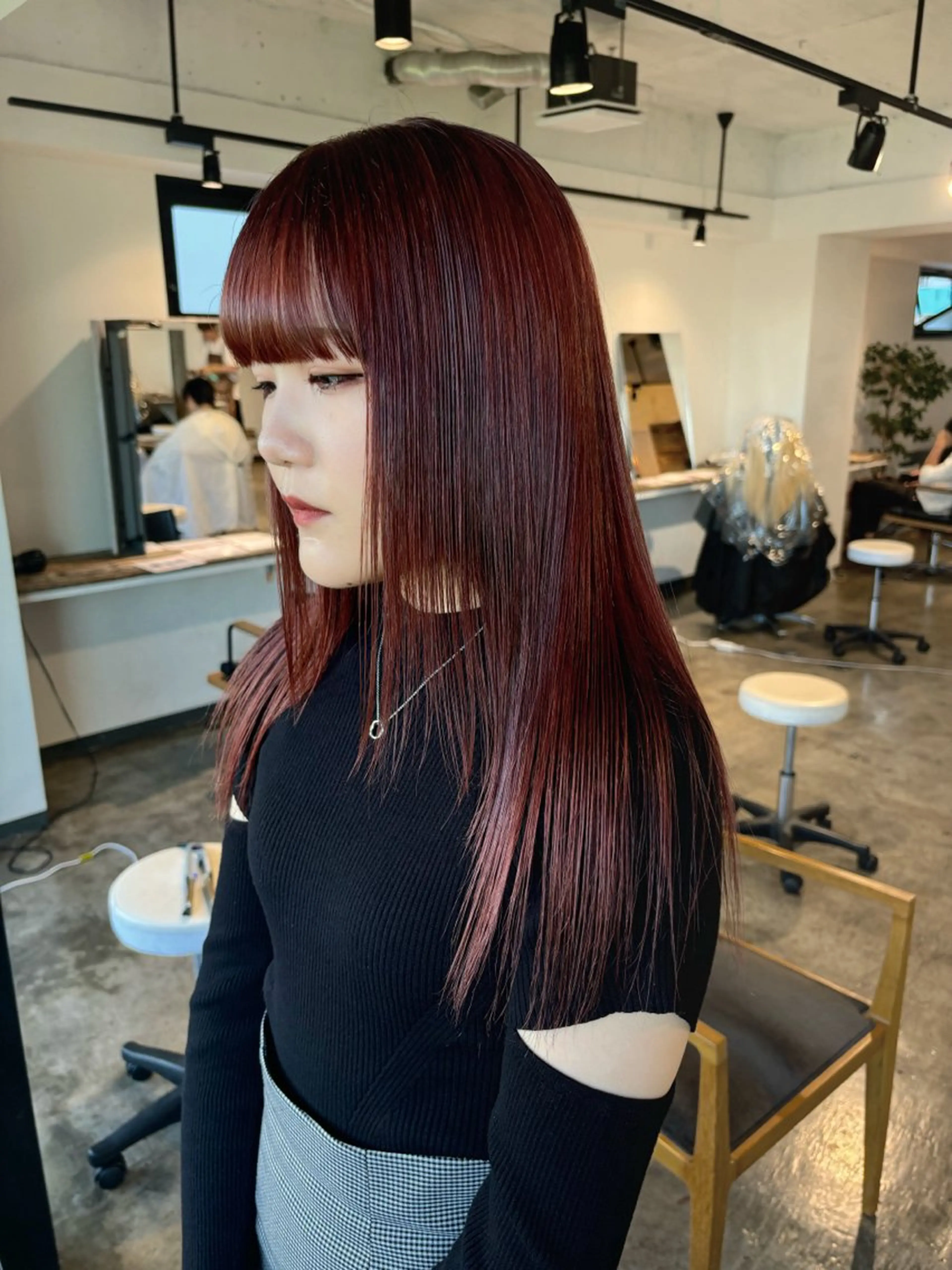 セミロング カラー ボルドーカラー 暖色カラー🍒 ケアブリーチ/akiのヘアスタイル