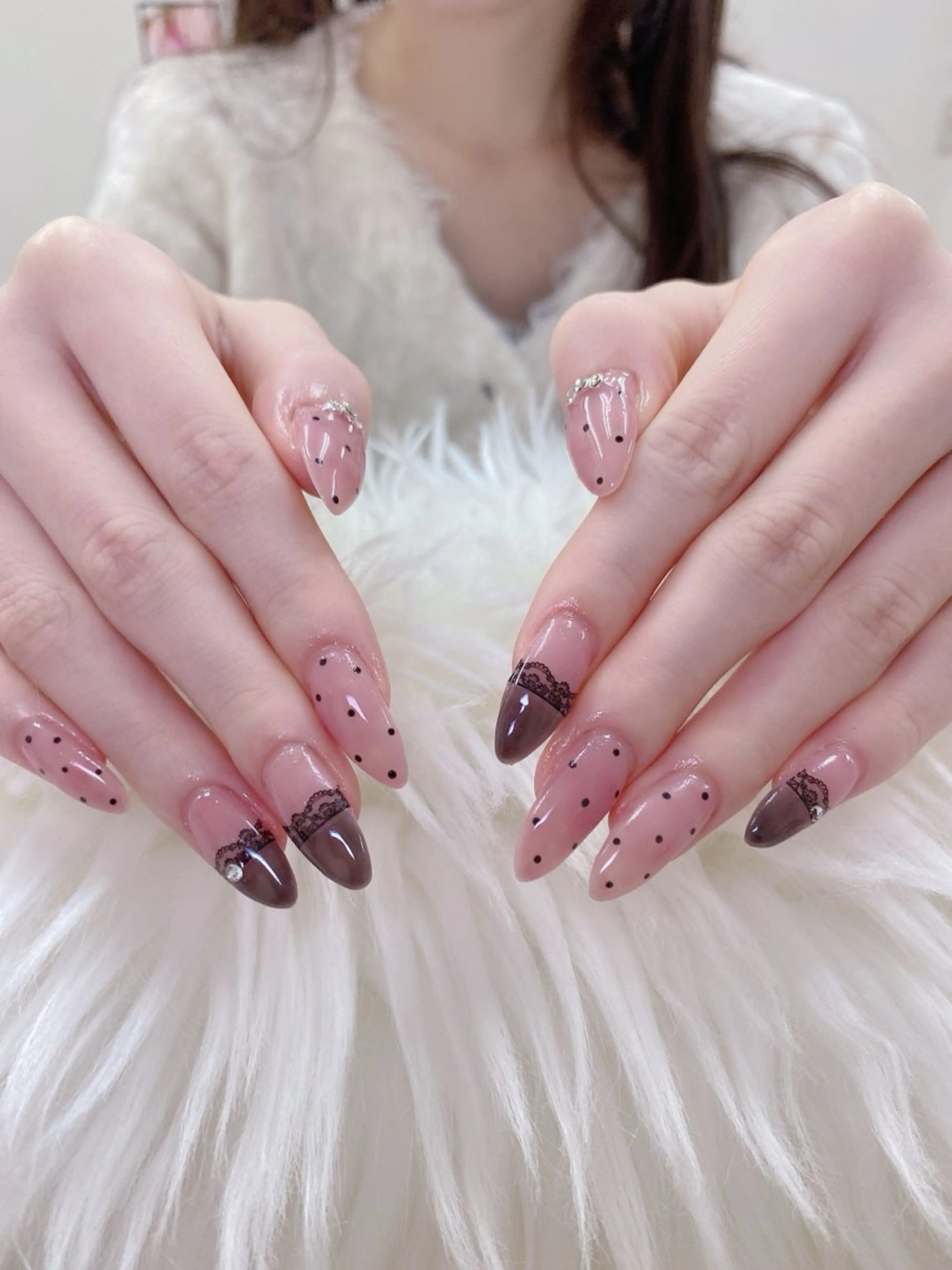 ネイル フレンチネイル グラデーション キラキラネイル 韓国ネイル マグネットネイル ハンドネイル ハンドケア Hara Nail 【パラジェル使用】のネイルデザイン