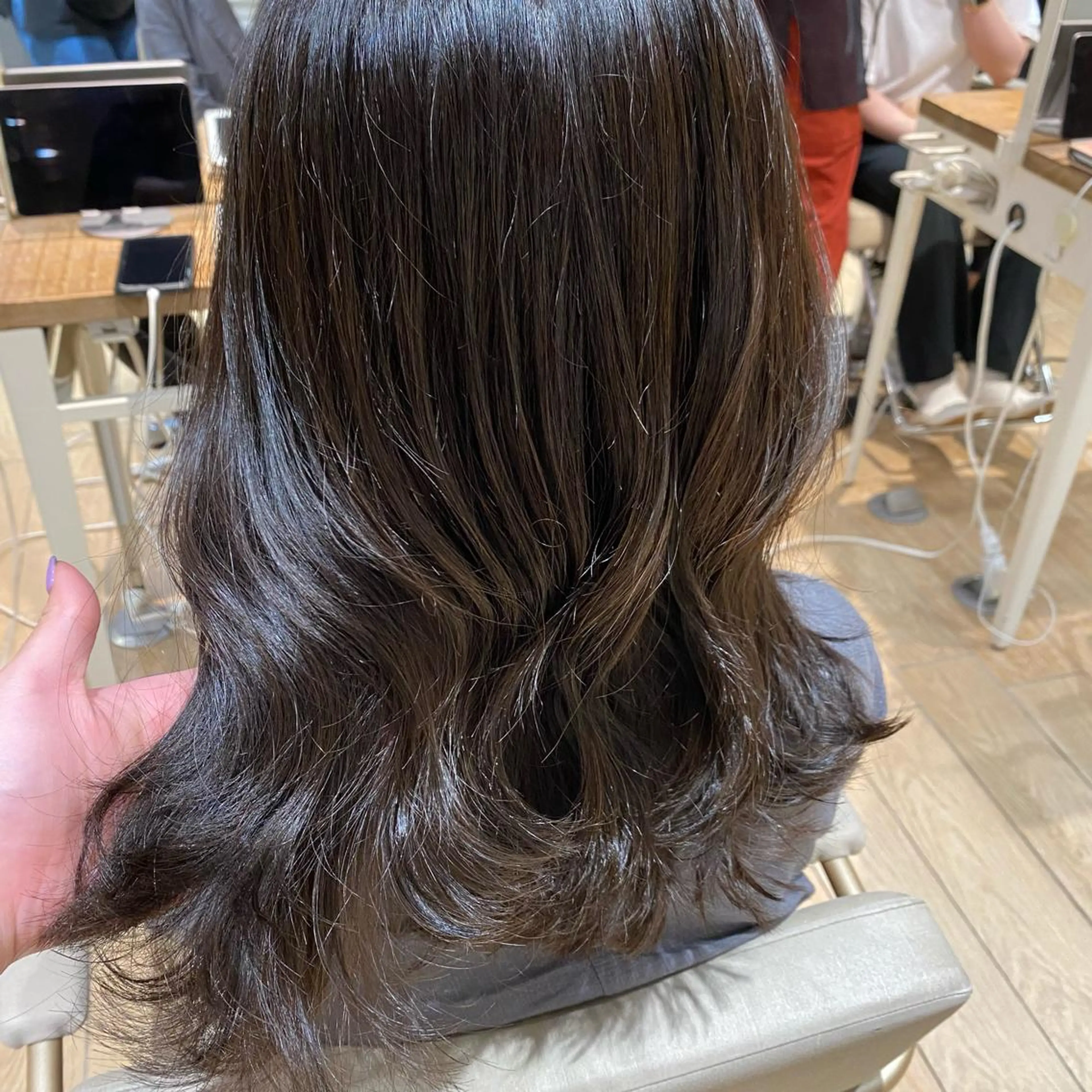 ミディアム カラー ダークグレー ダークグレージュ グレージュ くびれヘア 顔周り/くびれヘア 韓国ヘア💕風間るなのヘアスタイル