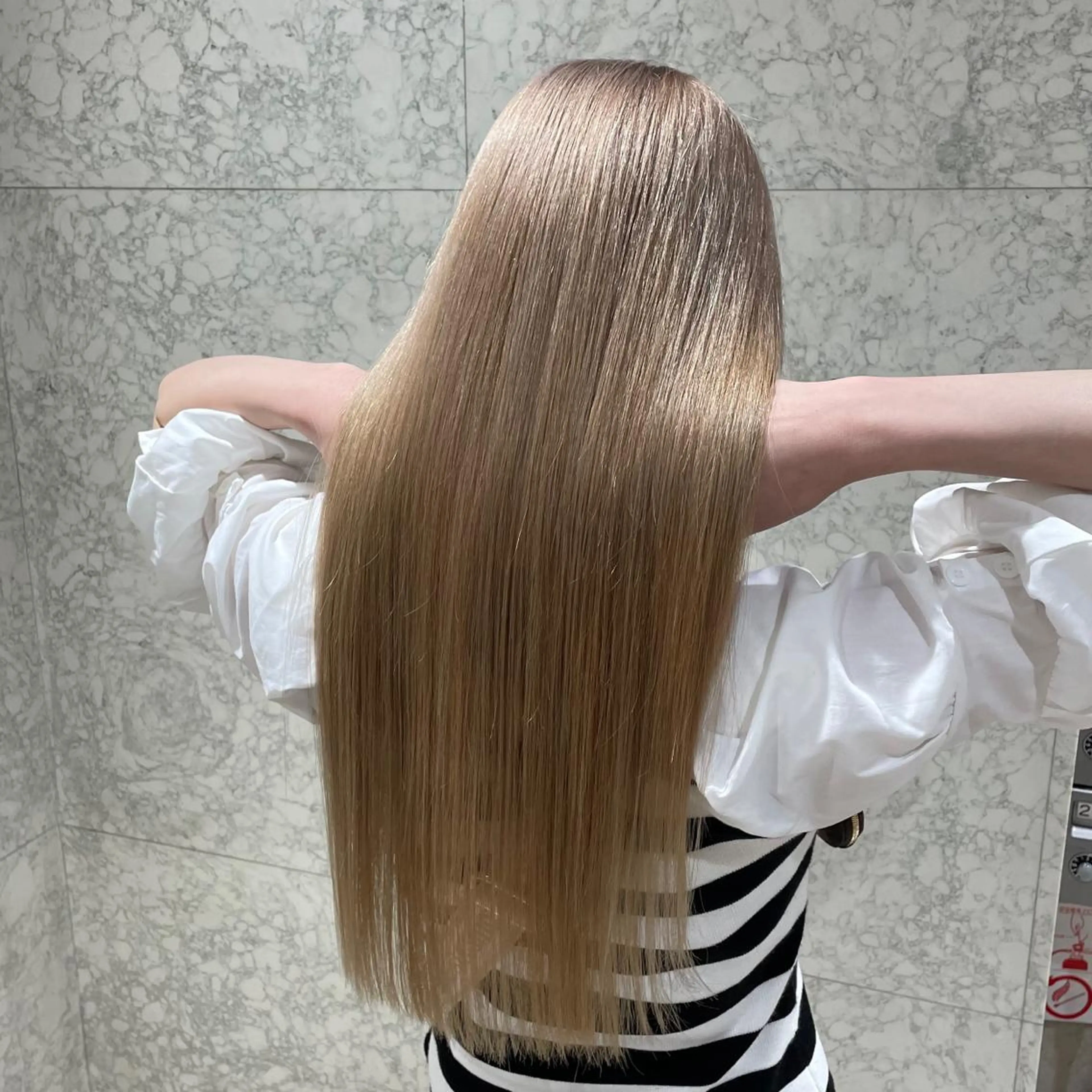 ロング カラー パーマ ヘアアレンジ メンズ キッズ ネイル マツエク・マツパ アイブロウ メンズバレイヤージュ メンズブリーチ フェードカット メンズハイライト メンズハイトーン ヘアカラー トリートメント 髪質改善🇰🇷 レイヤーカット/梅田のヘアスタイル