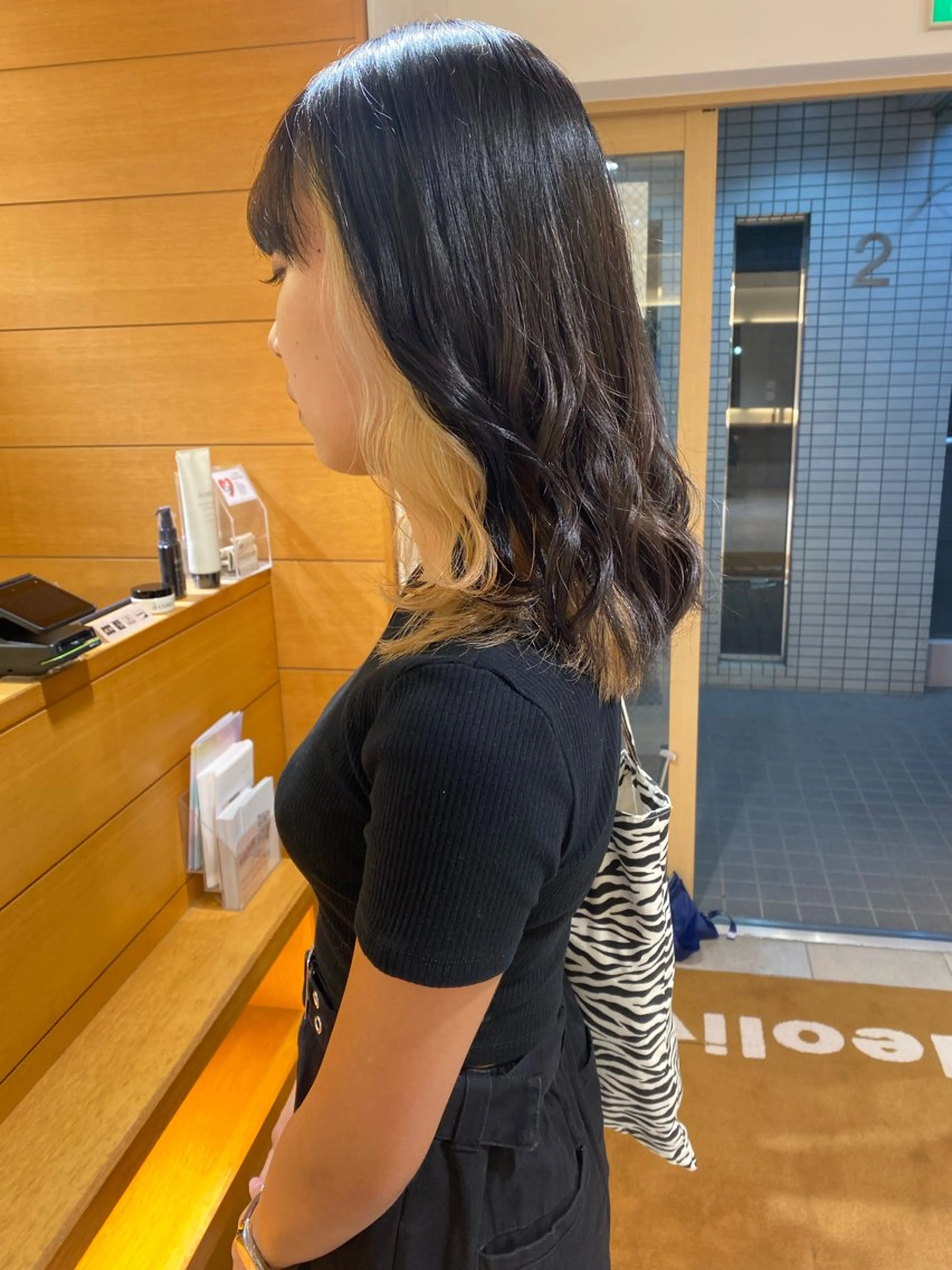 ミディアム ヘアカラー 谷川 あかりのヘアスタイル