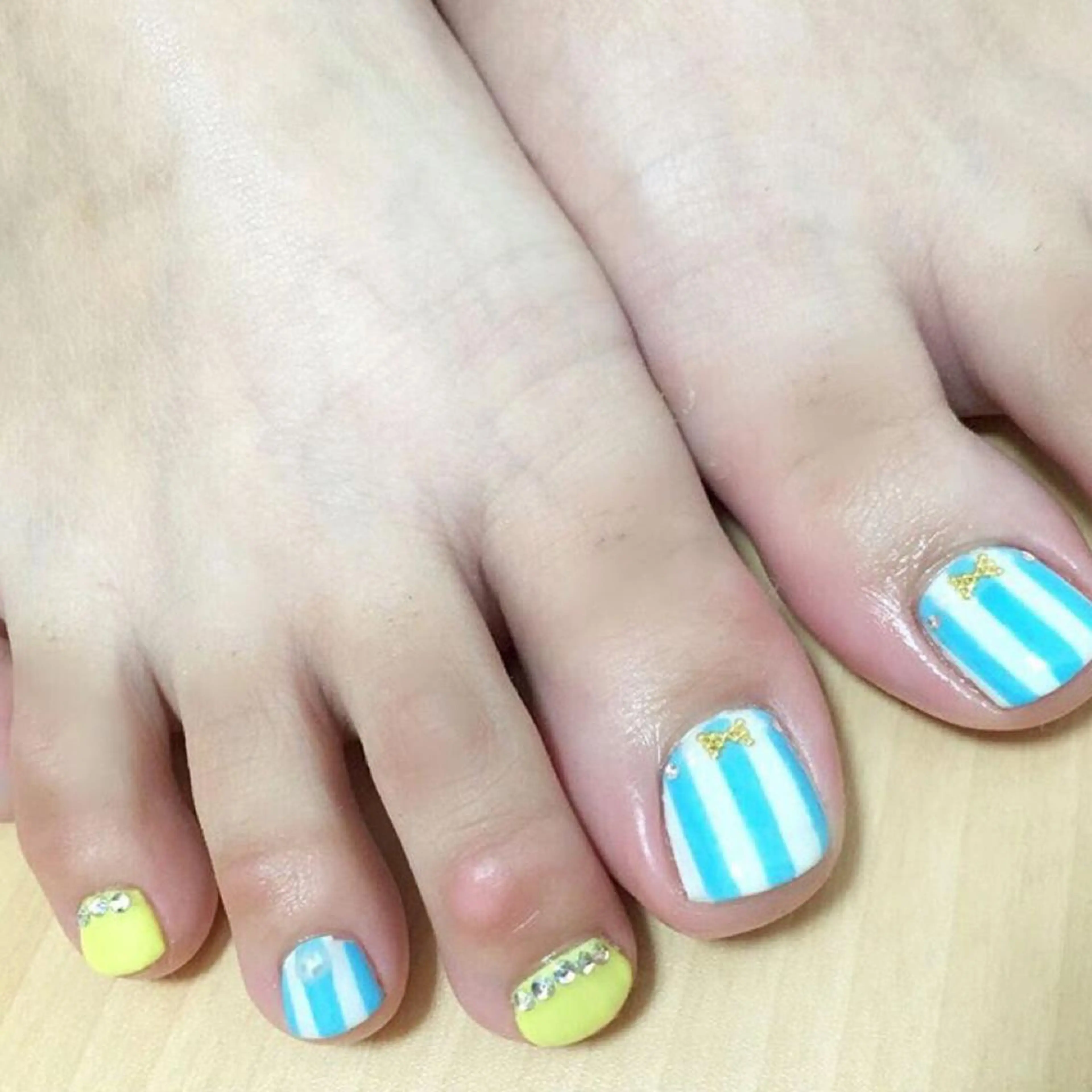 ネイル アートネイル ストーンネイル 40代からの爪を守る ×ケア重視サロン♡のネイルデザイン