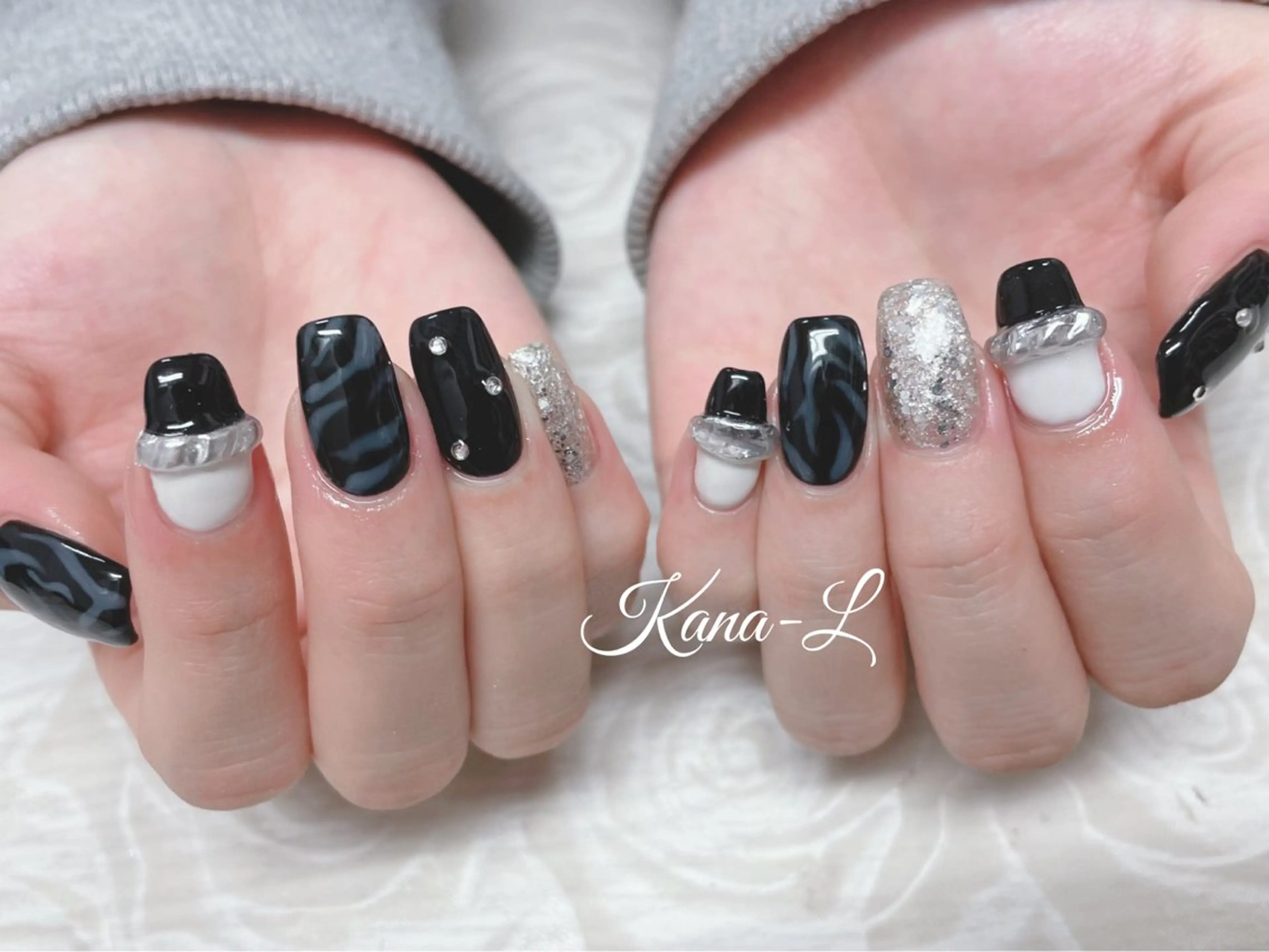 ネイル ジェルネイル キラキラネイル ニュアンスネイル パラジェル シルバー 芦辺 香奈のネイルデザイン