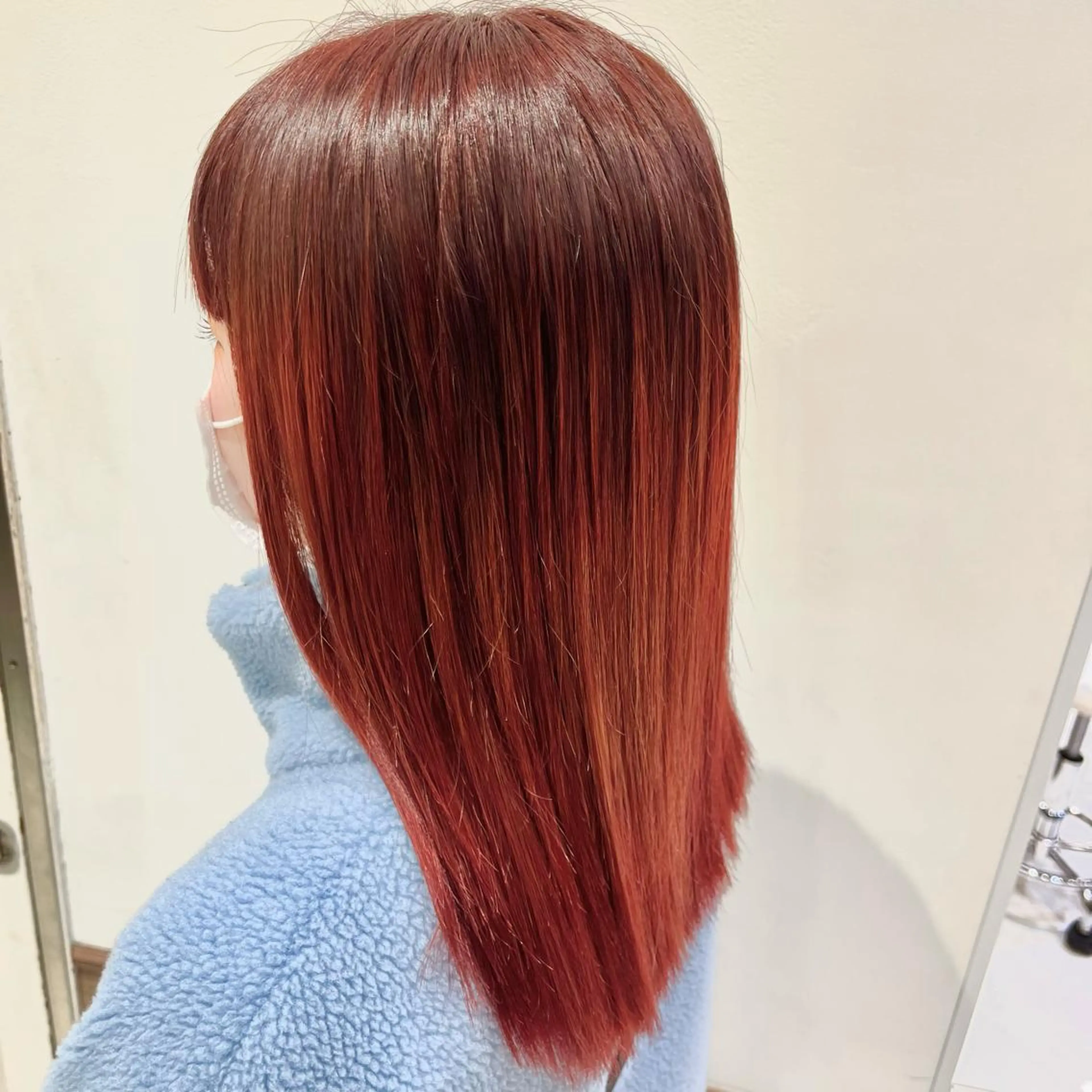 セミロング 長尾菜々美🐰 ／ハイトーンカラーのヘアスタイル