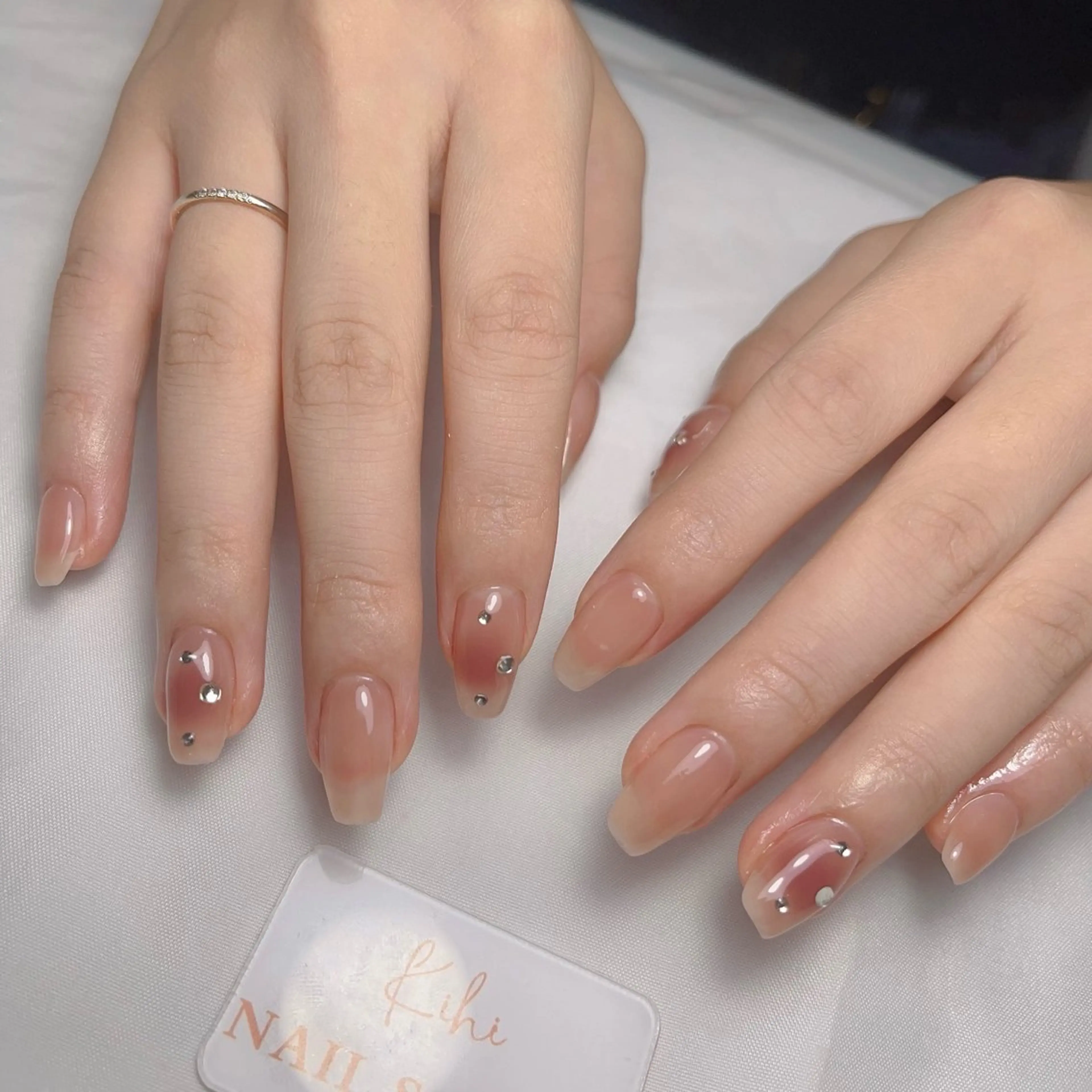 ネイル アートネイル フレンチネイル ジェルネイル グラデーション 韓国ネイル ハンドネイル 💕鈴木ユリ パラジェル/オフ無料のネイルデザイン