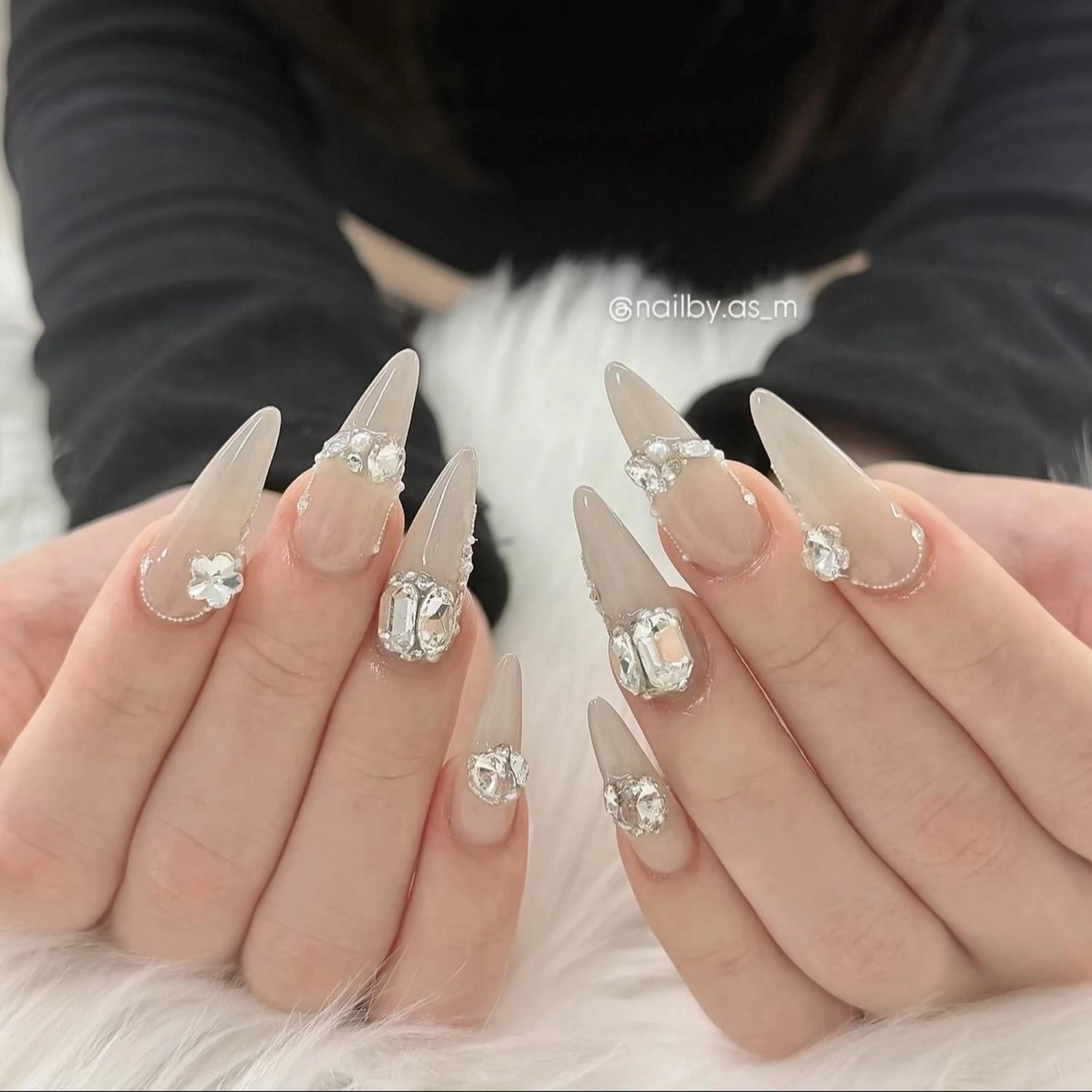 ネイル MARU Nail Salon所属・落合 明日美のネイルデザイン