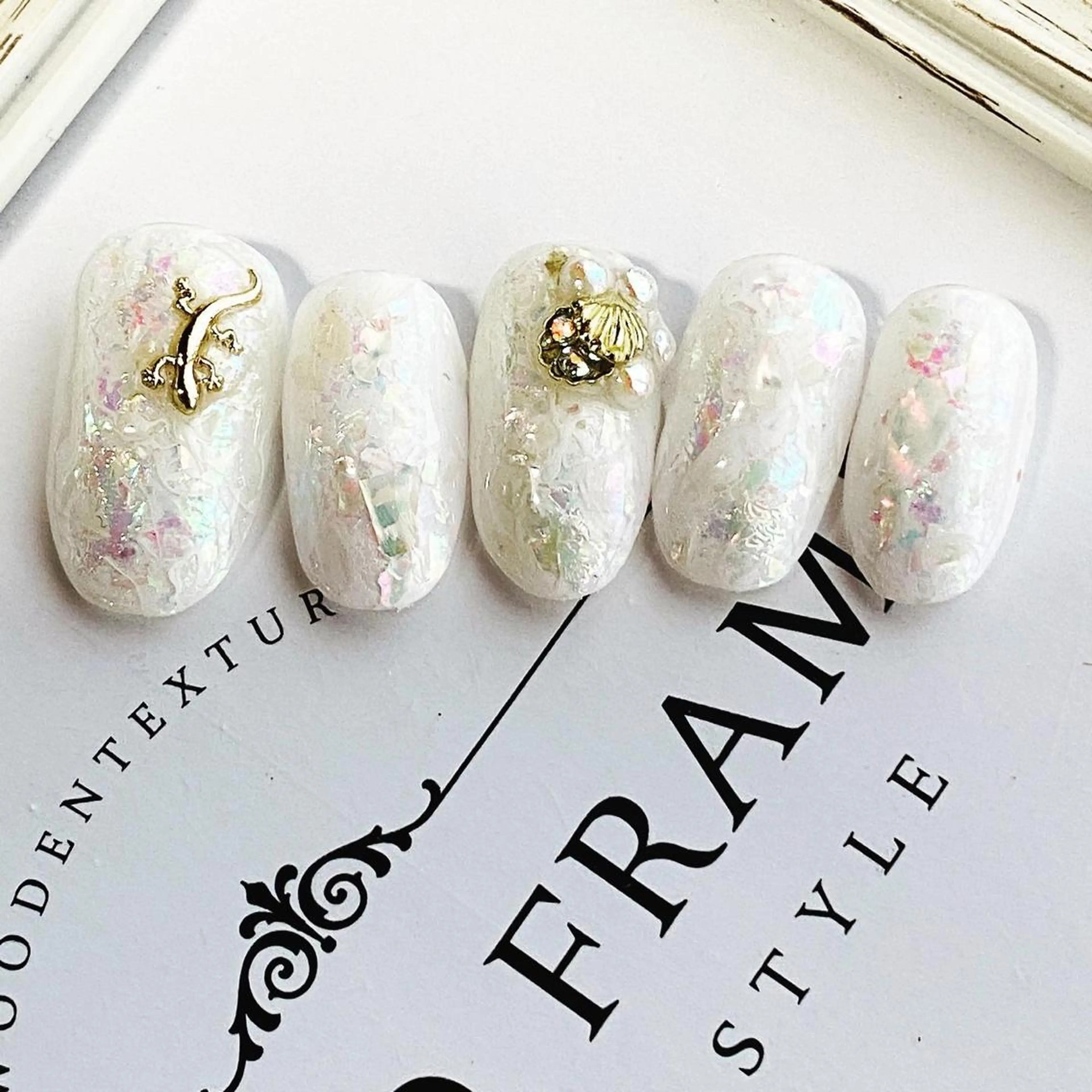 ネイル キラキラネイル 自宅ネイルサロン ♦️nuance♦️のネイルデザイン