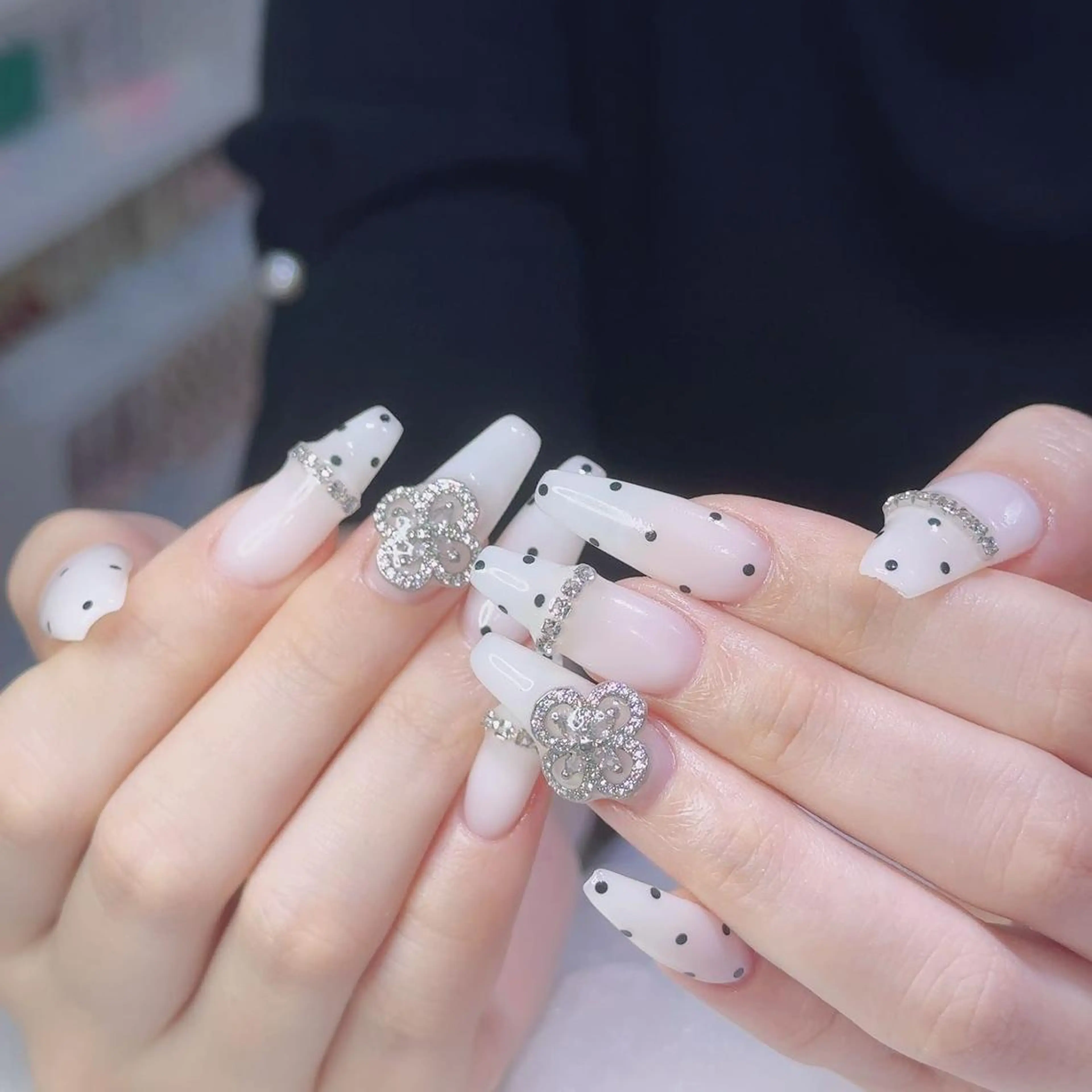 ネイル ハンドネイル Queens ciciのネイルデザイン