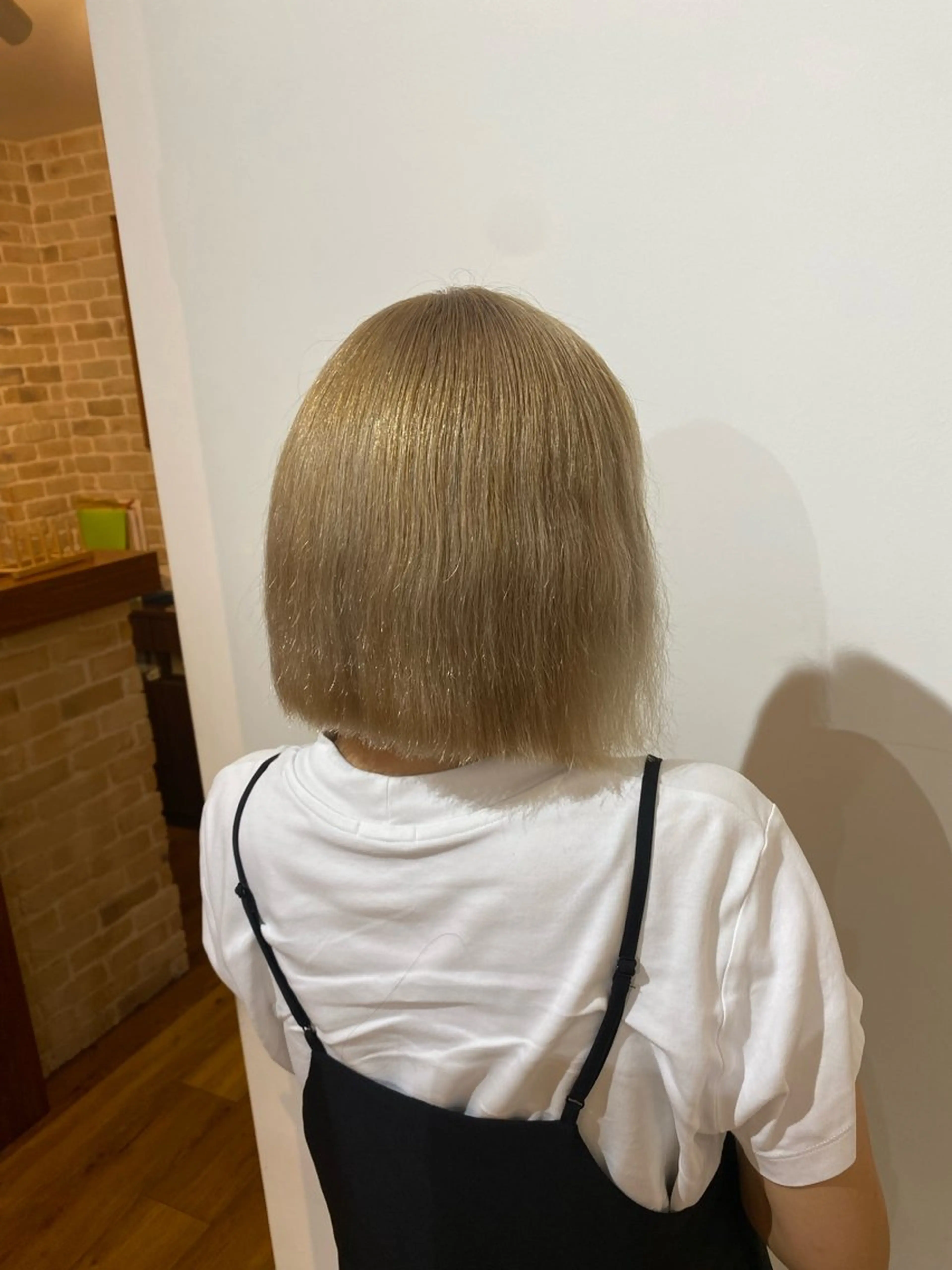 ショート カラー ベージュカラー ハイトーンカラー ボブ 縮毛矯正とレイヤー /杉村凜汰郎のヘアスタイル
