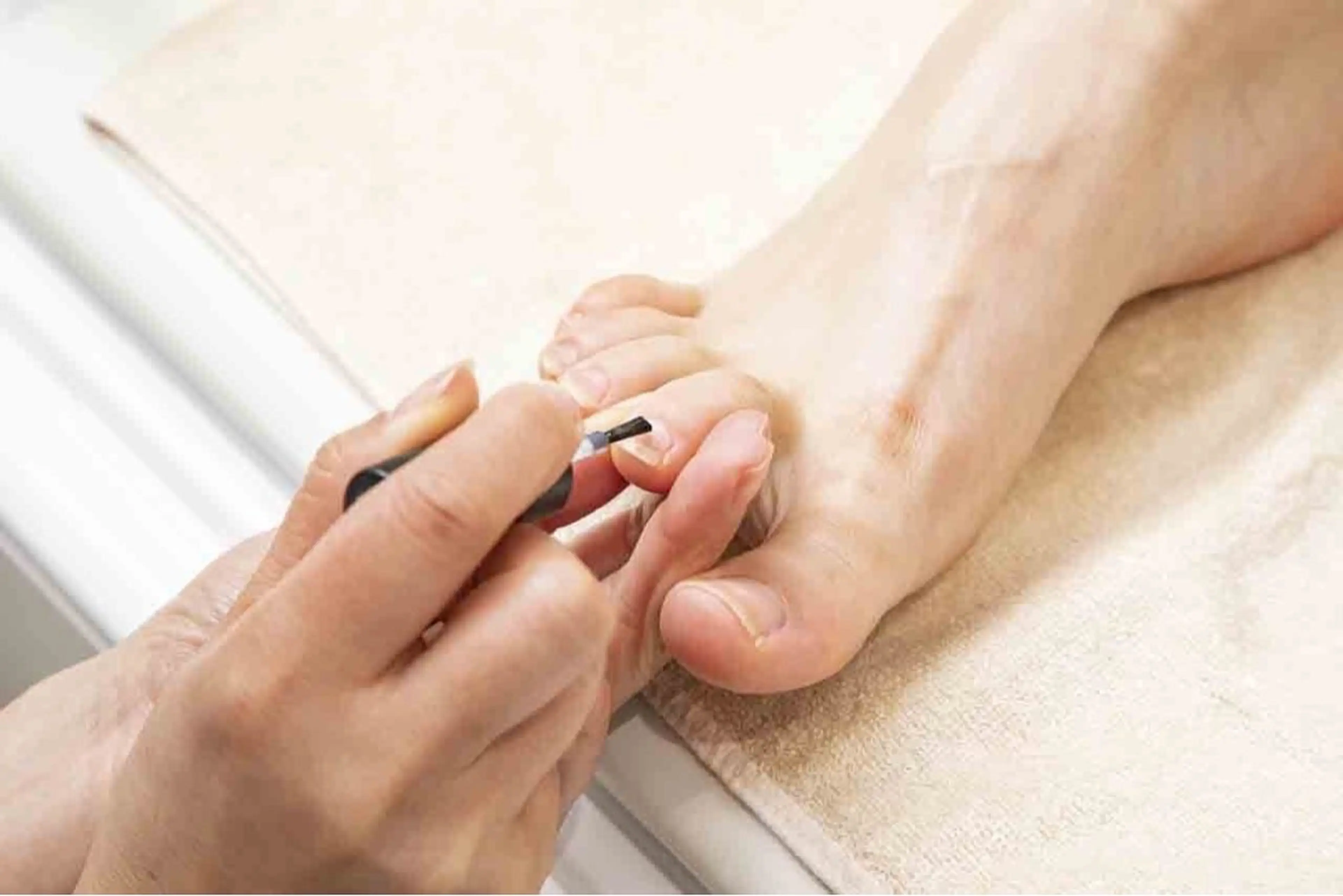 【特別価格】*フットネイルケア☆自爪補強コース【補強専用マニキュア使用】の写真