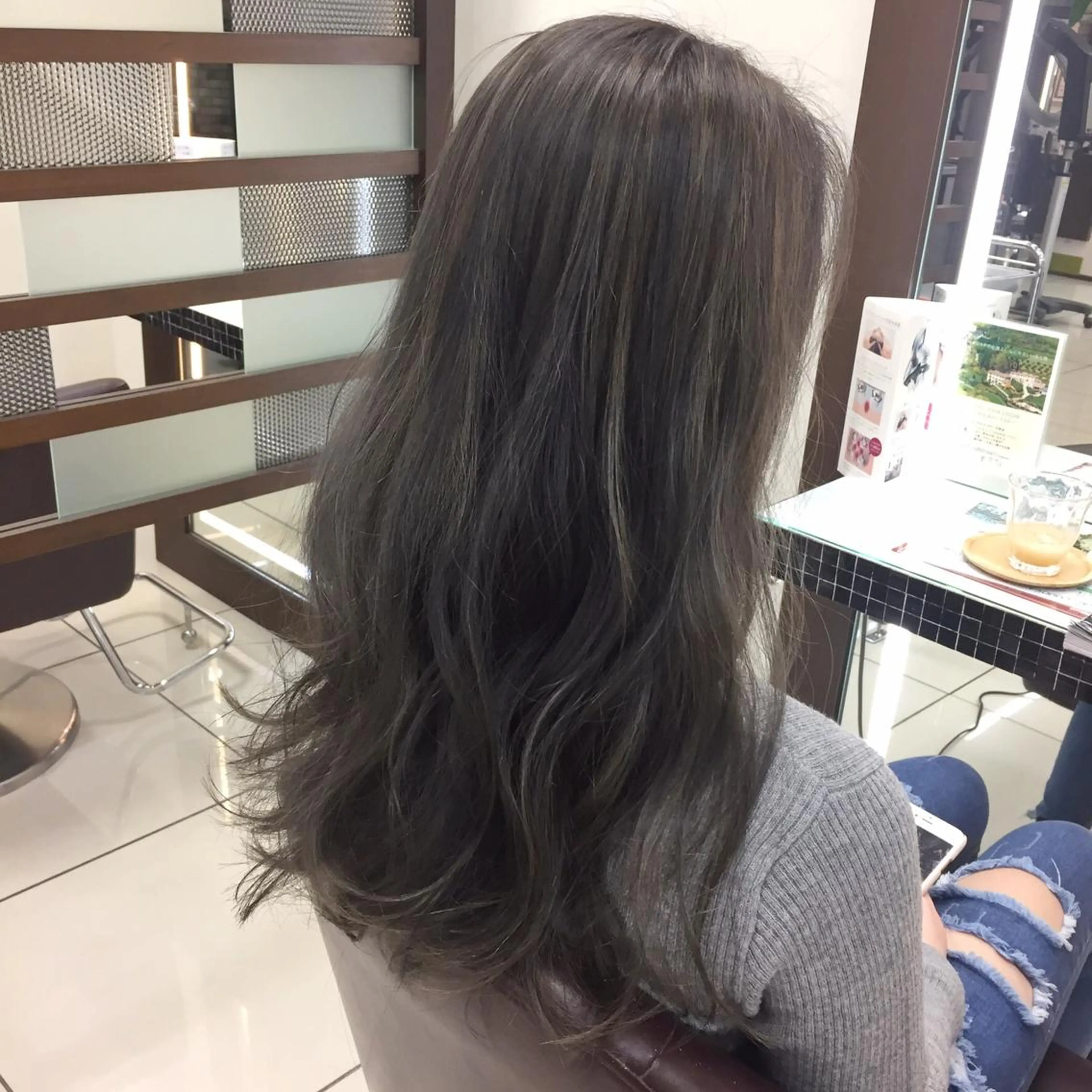 ロング カラー グレージュ ハイライトカラー ハイライト oggi +KENJE所属・大平 美沙のヘアスタイル