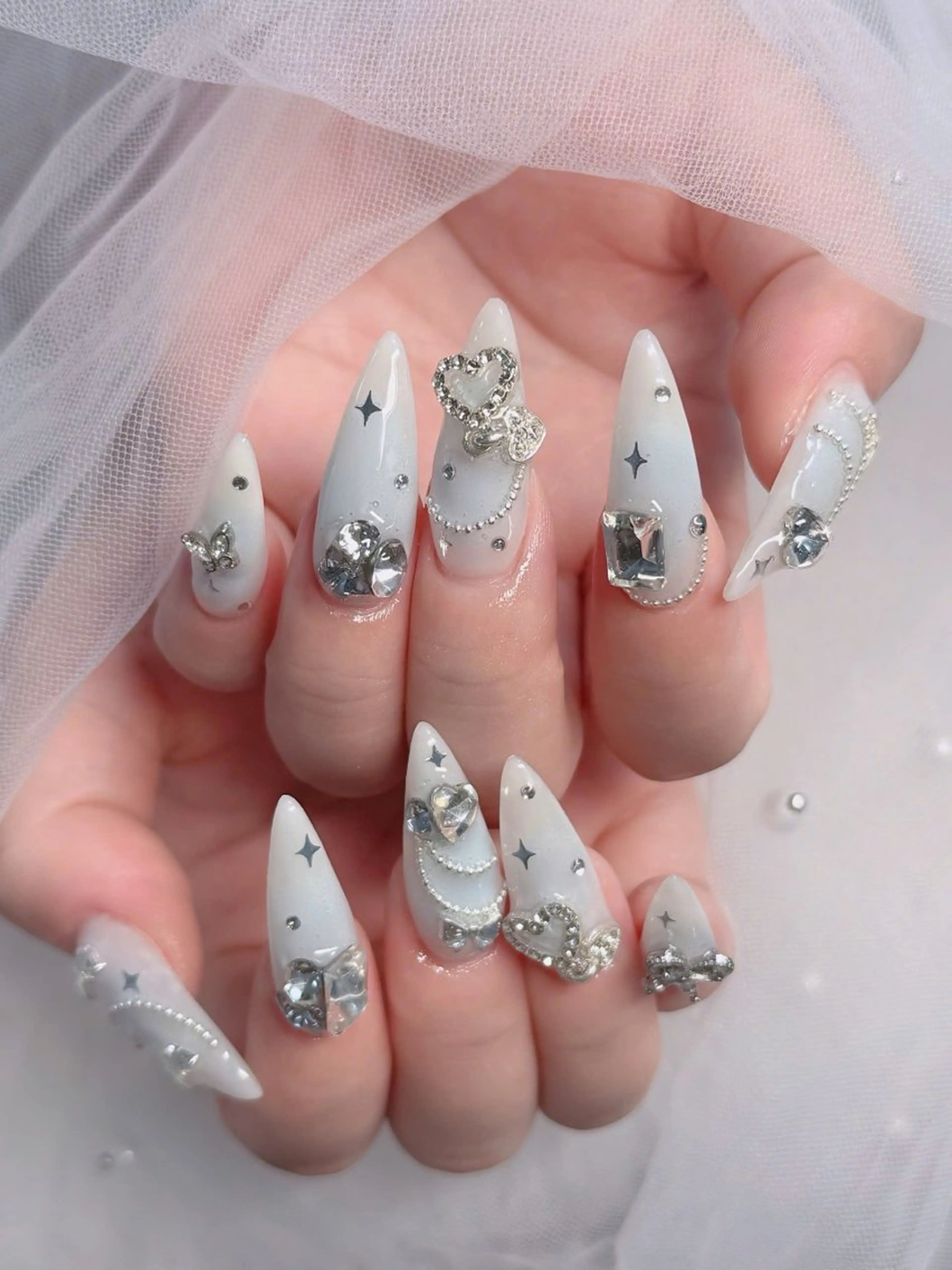 ネイル フレンチネイル ジェルネイル ガラスフレンチ ハロウィン ハート H.baby Nail Salonのネイルデザイン