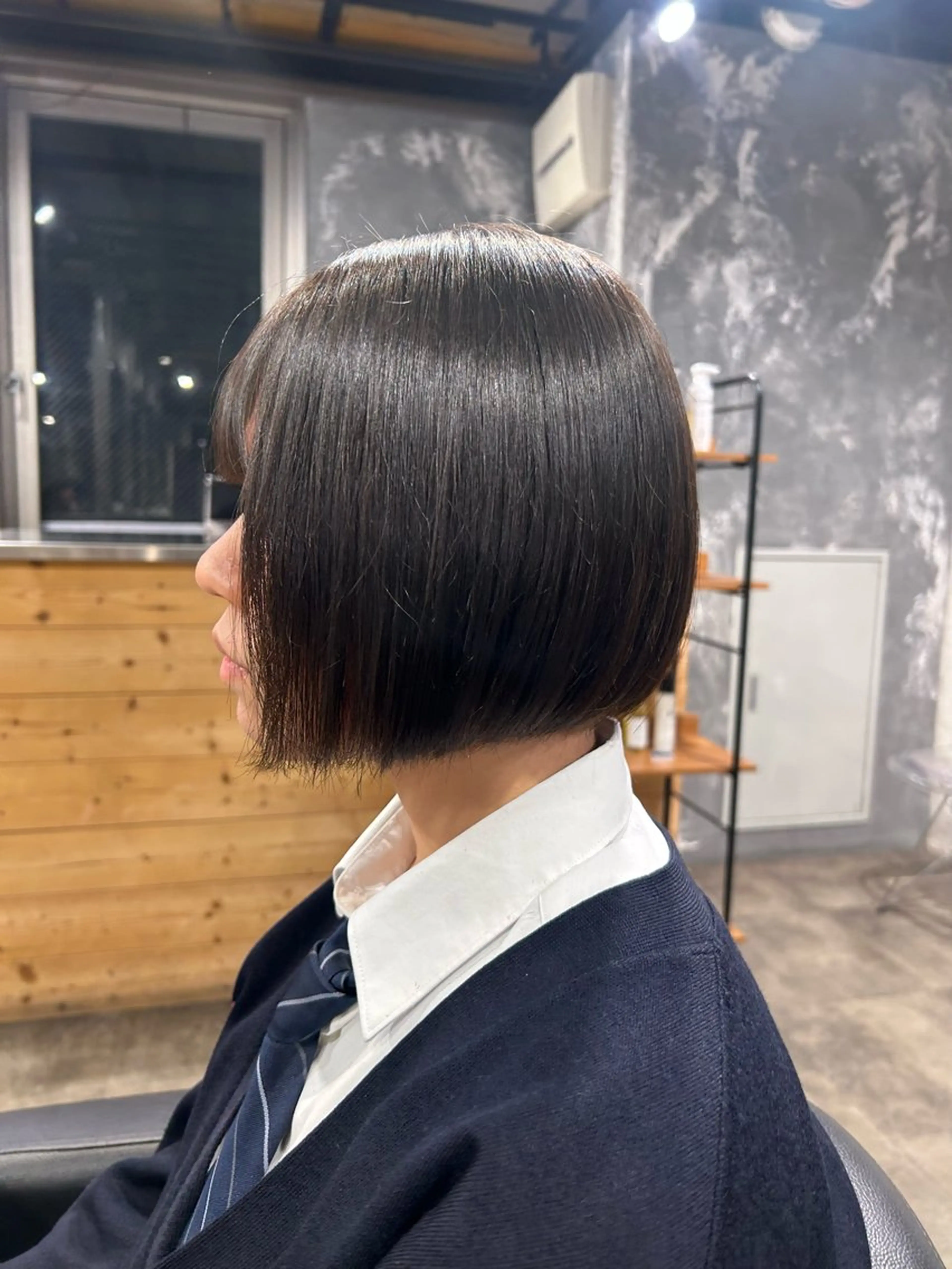 ショート 切りっぱなしボブ 前下がりボブ ボブ カット ヘアカラー トリートメント ヘアセット 🫧ハイトーン🫧 TOPstylistのヘアスタイル