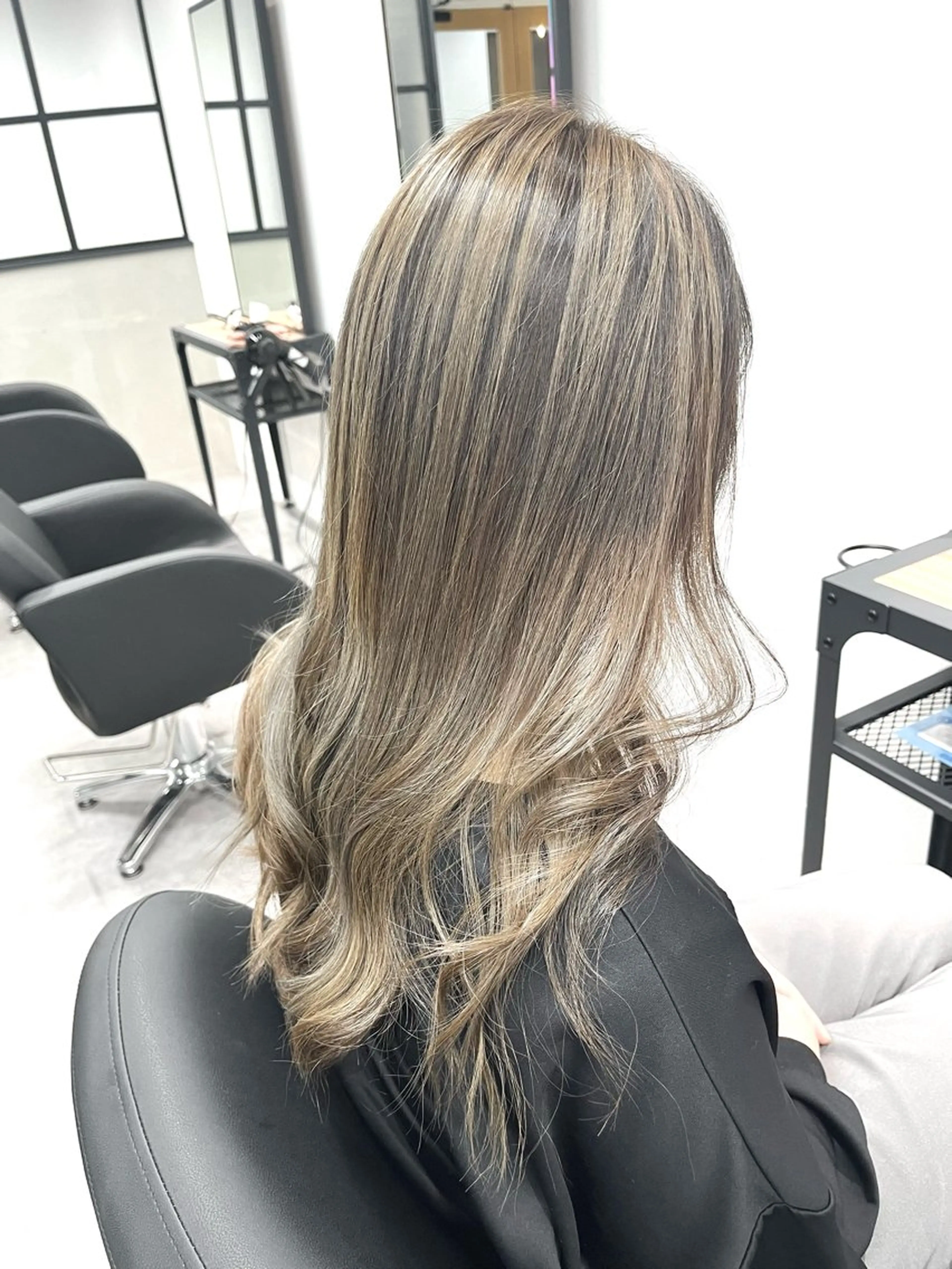 ロング カラー ヘアアレンジ ヘアカラー トリートメント 松下 倫子のヘアスタイル