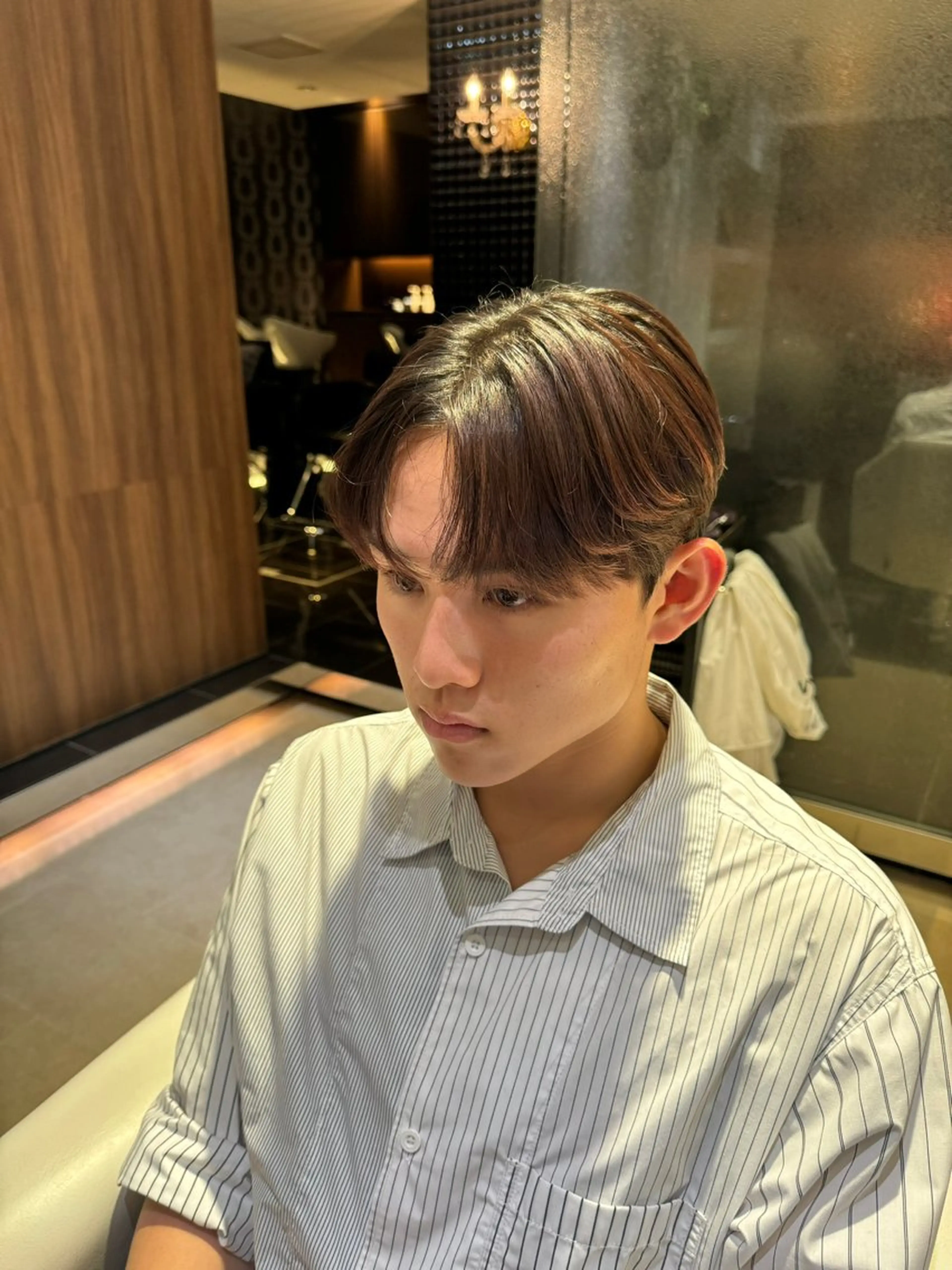 ショート パーマ メンズ センターパート コンマヘア ダウンパーマ カルマパーマ メンズ韓国風 YUKI🇰🇷 カルマ／ダウンパーマのヘアスタイル