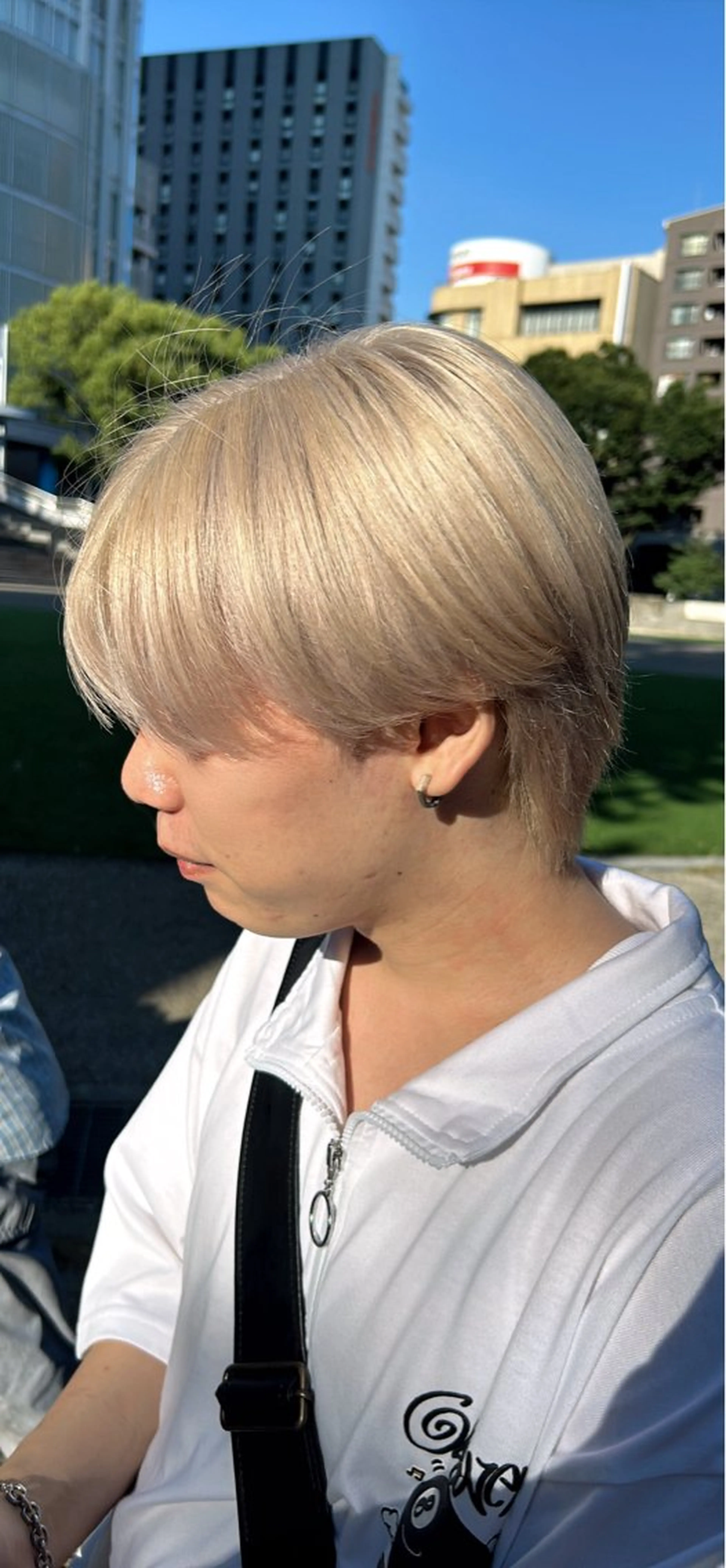カラー メンズ メンズブリーチ ベージュカラー ブリーチ 抜きっぱなしブロンド ブロンド カット ヘアカラー トリートメント 有働由良／ハイトーン ／韓国メンズヘアのヘアスタイル