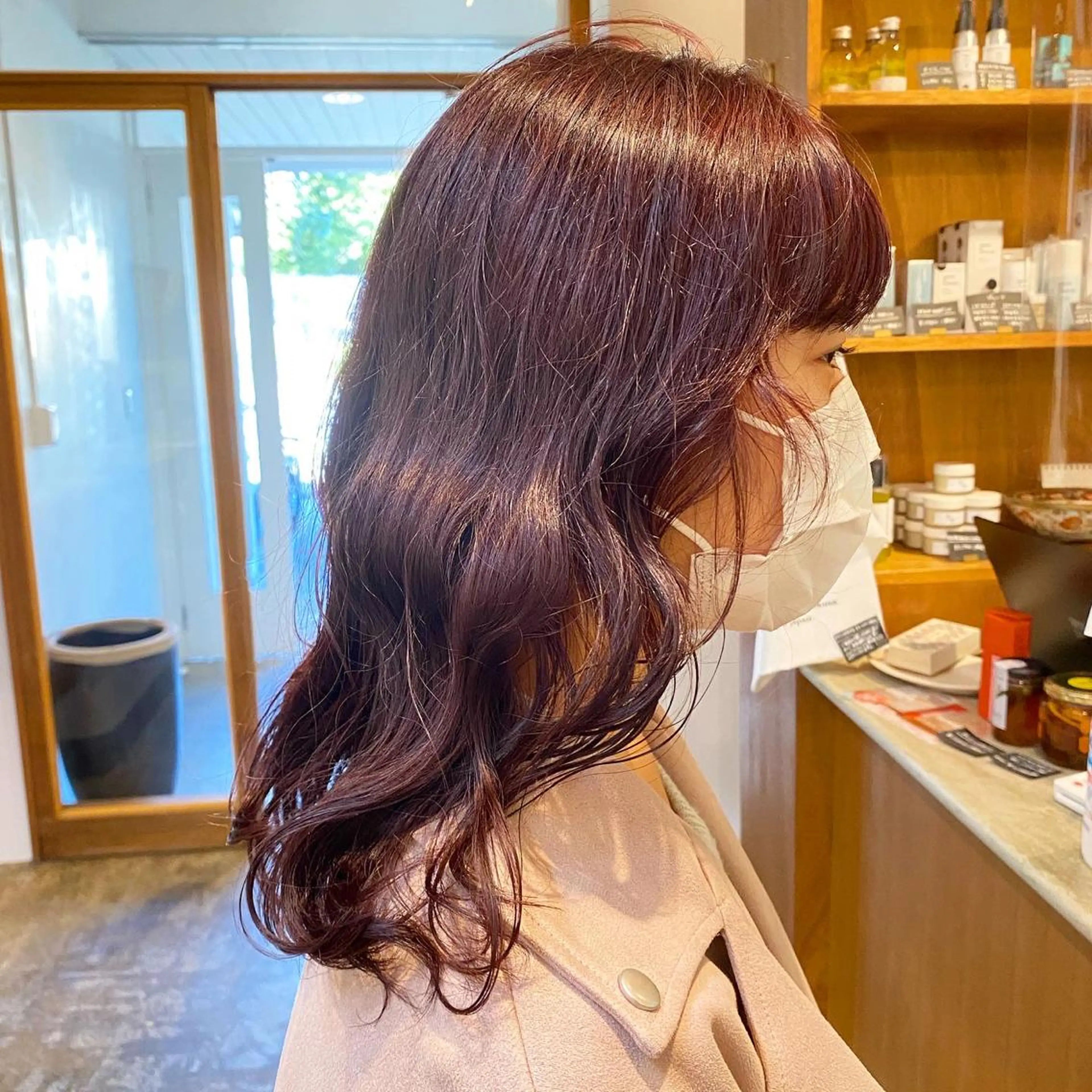 ミディアム カラー ブリーチ カシス ダブルカラー ブリーチなしカラー ピンクカラー ヘアカラー トリートメント Fenster所属・田口 樹理のヘアスタイル