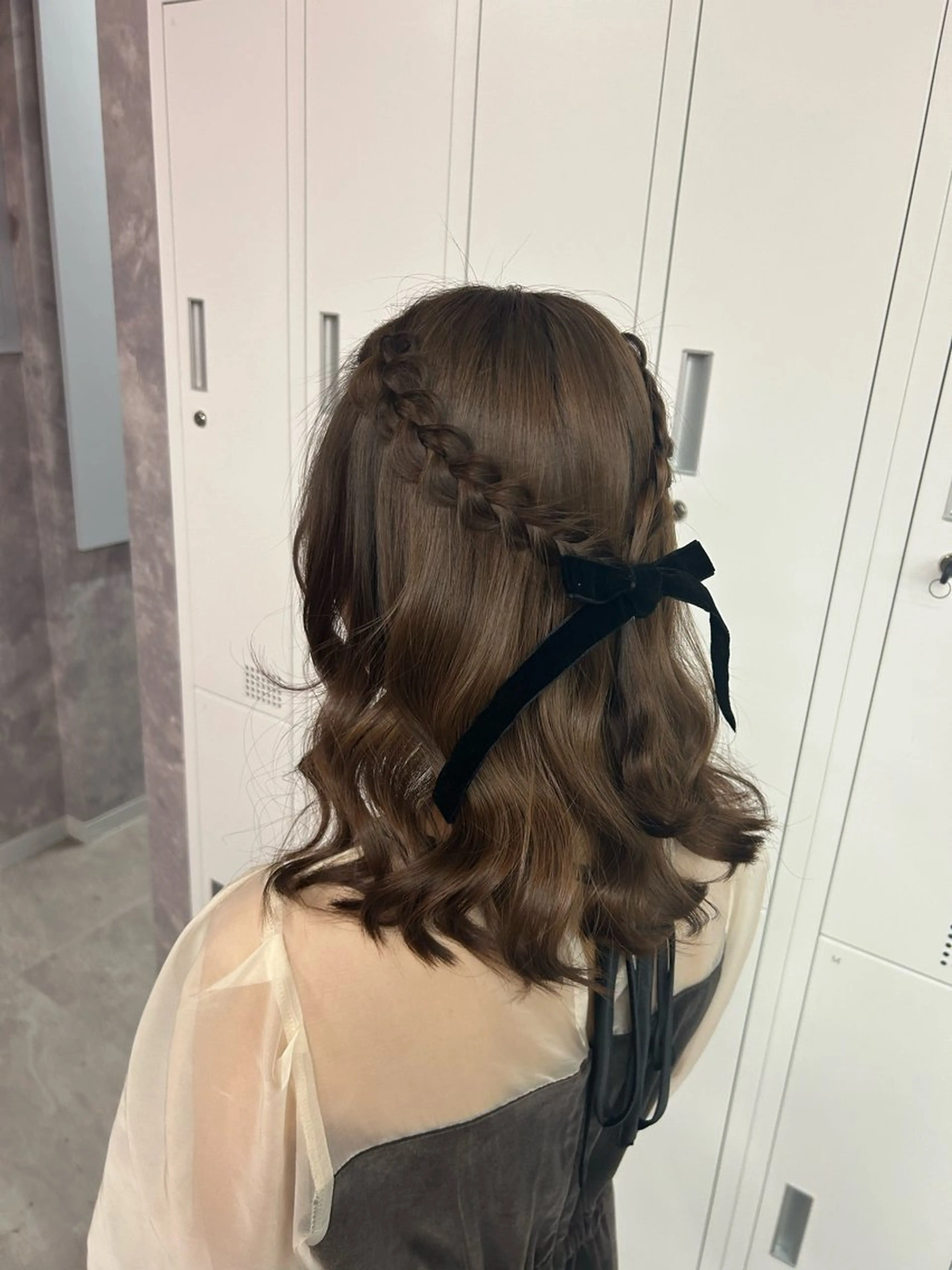 セミロング カラー ヘアアレンジ Beleza原宿所属・MOMO艶髪 🩵モテカラーのヘアスタイル