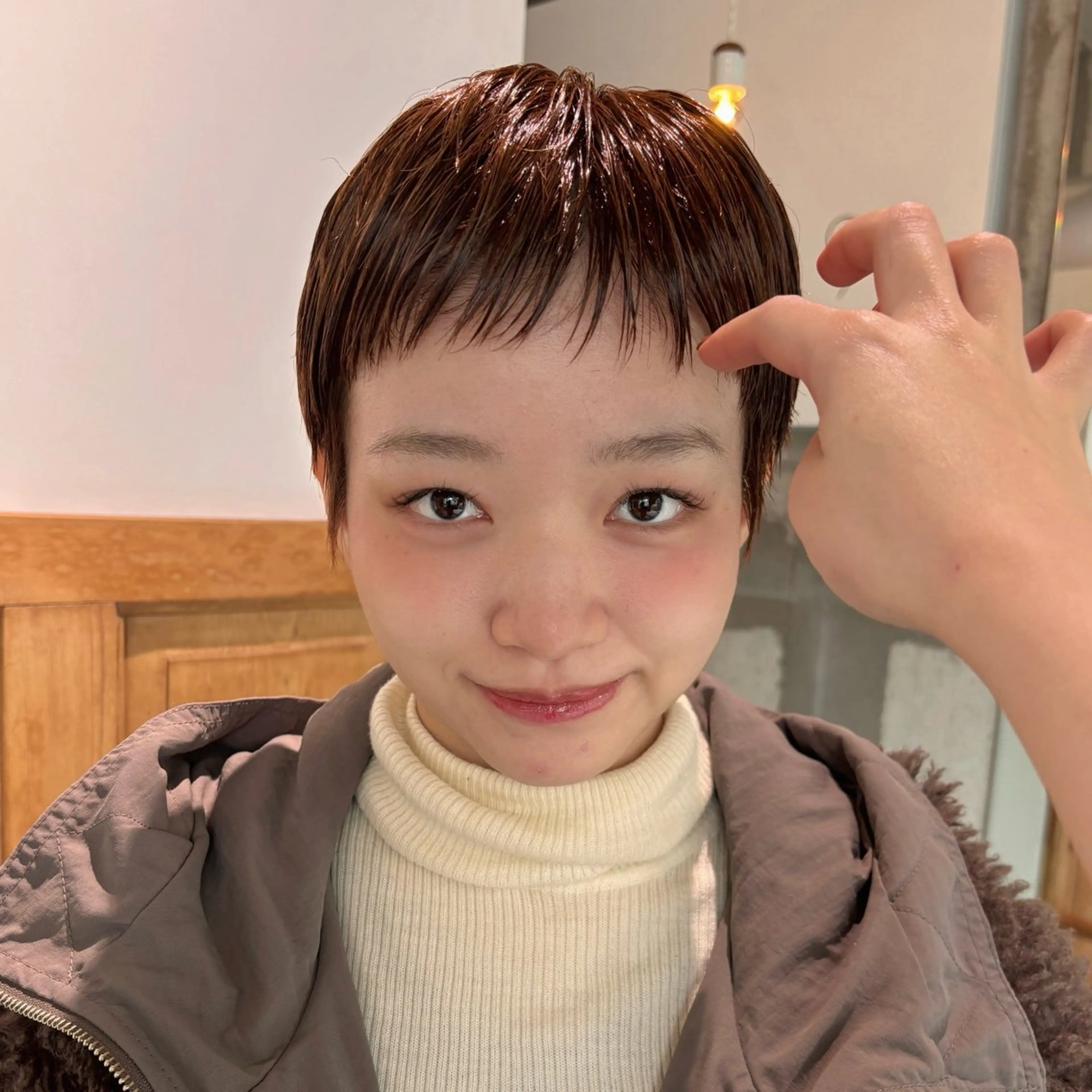 ショート カラー ベージュカラー ブラウンカラー 透明感カラー ショートヘア カット ヘアカラー mirai/レイヤー ボブ/デザインカラーのヘアスタイル