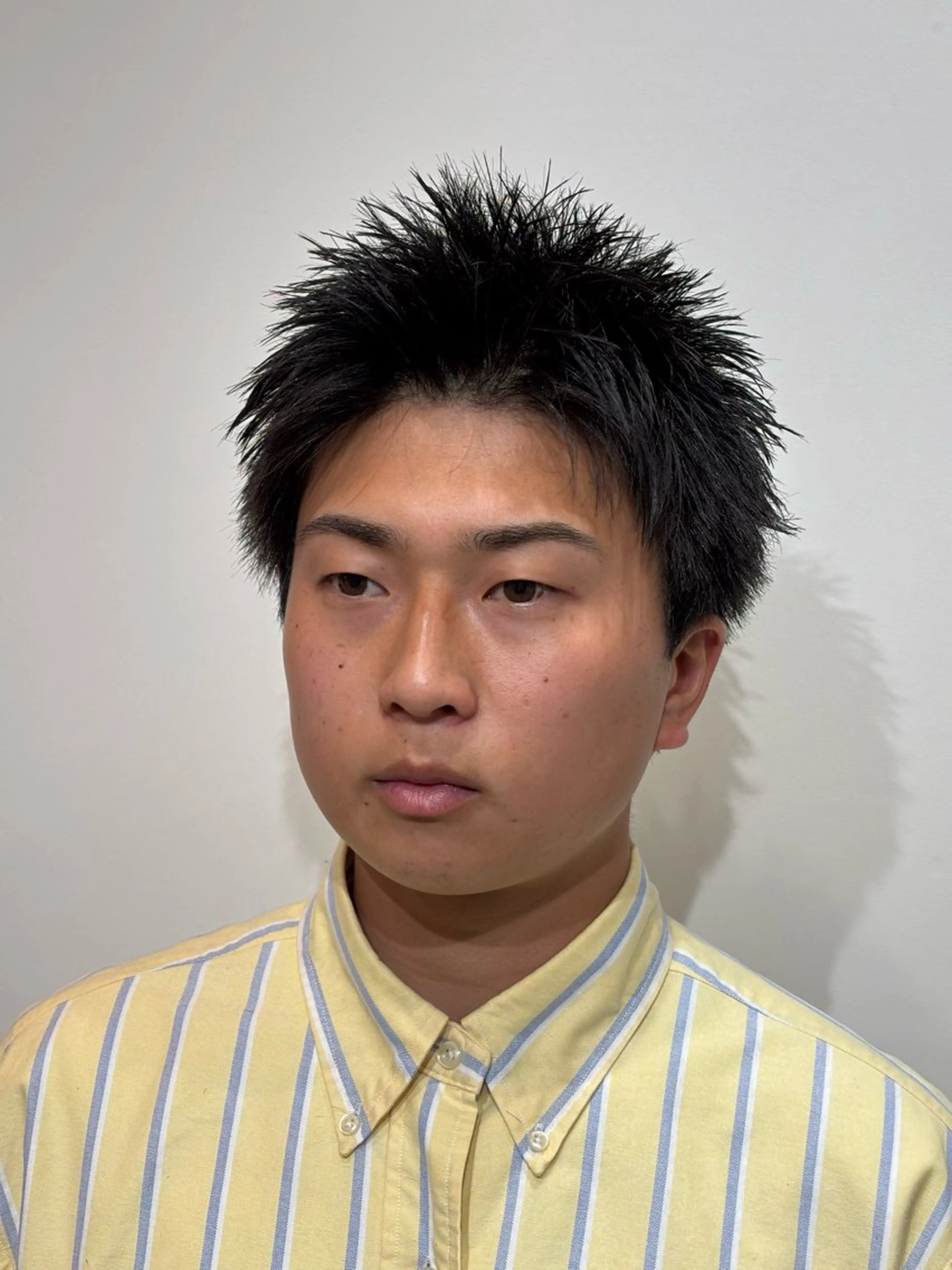 ショート メンズ メンズショート スパイキーショート ショートヘア カット トリートメント 【店長】メンズ職人 短髪　ハイトーン🔥のヘアスタイル