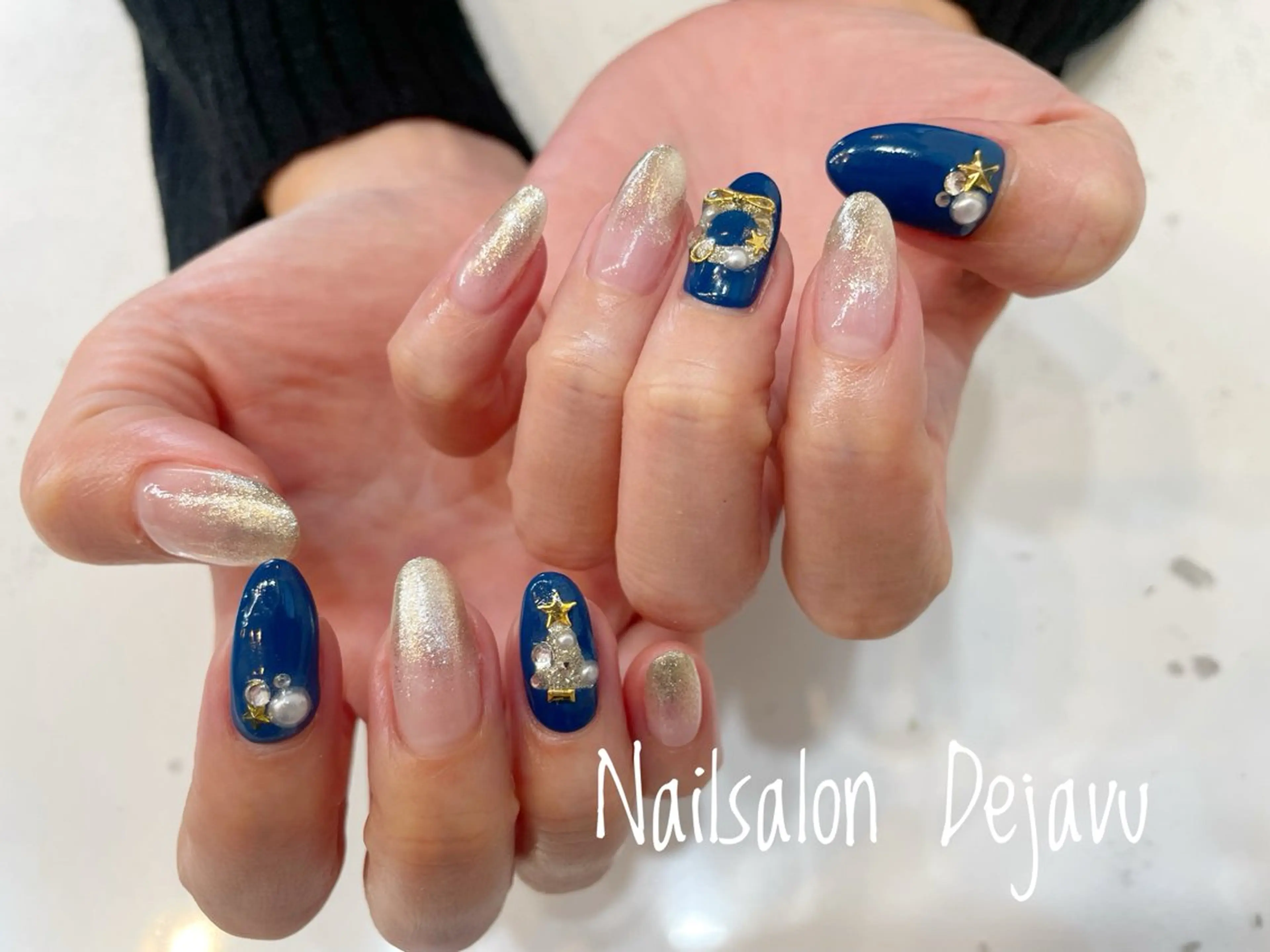 ネイル 持ち込み 冬ネイル クリスマス ハンドネイル Dejavu所属・Nail salon Dejavu 🌿のネイルデザイン