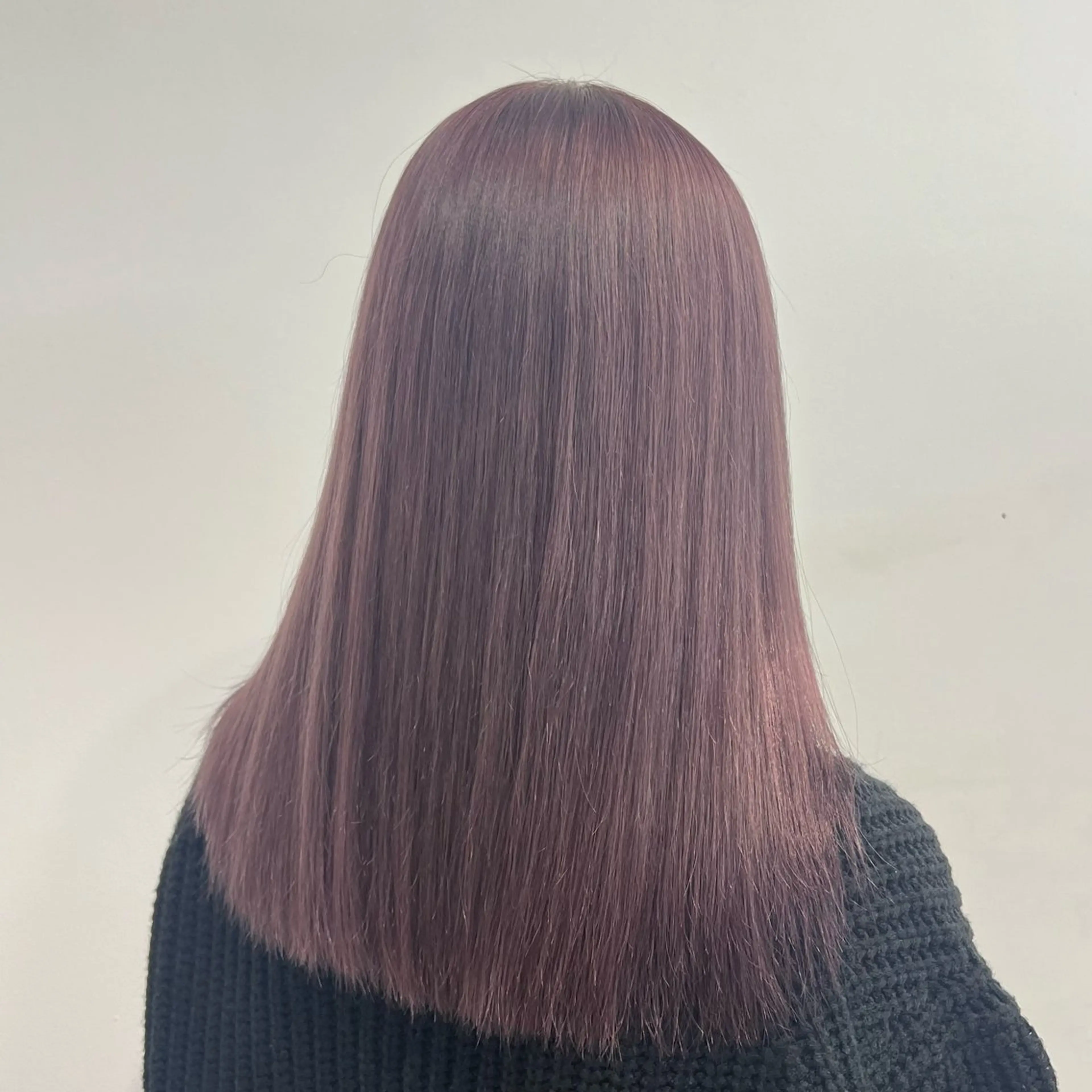 カラー グレージュ ラベンダーカラー ラベンダーグレージュ ラベンダーグレー ヘアカラー トリートメント 🌼動き×透明感🩵 ハイトーン/ナナのヘアスタイル