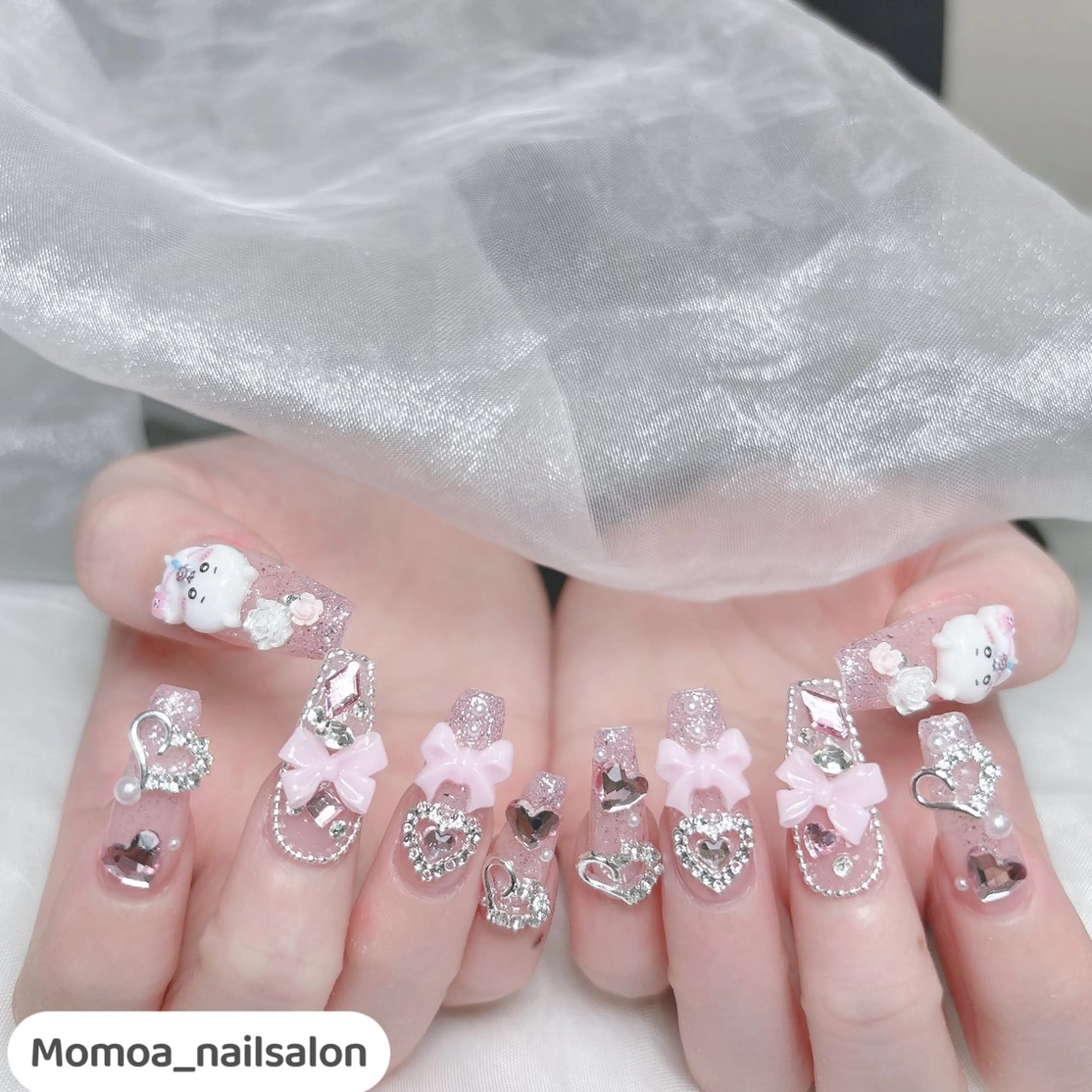 ネイル キラキラネイル 韓国ネイル スカルプネイル ハンドネイル MoMoA Nail ネイル長さ出し専門店のネイルデザイン