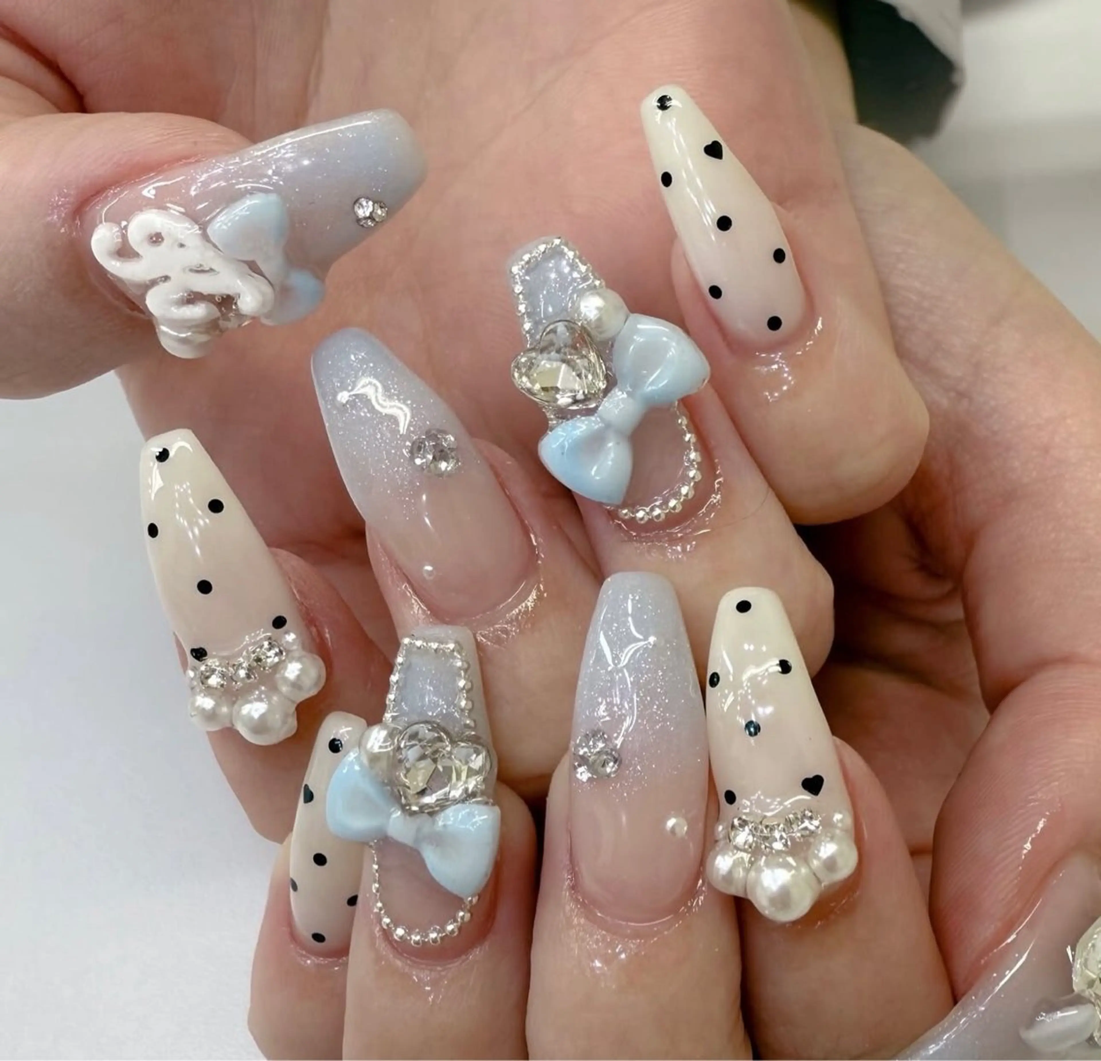 ネイル アートネイル フレンチネイル ジェルネイル ニュアンスネイル オフィスネイル NIE MoMoのネイルデザイン