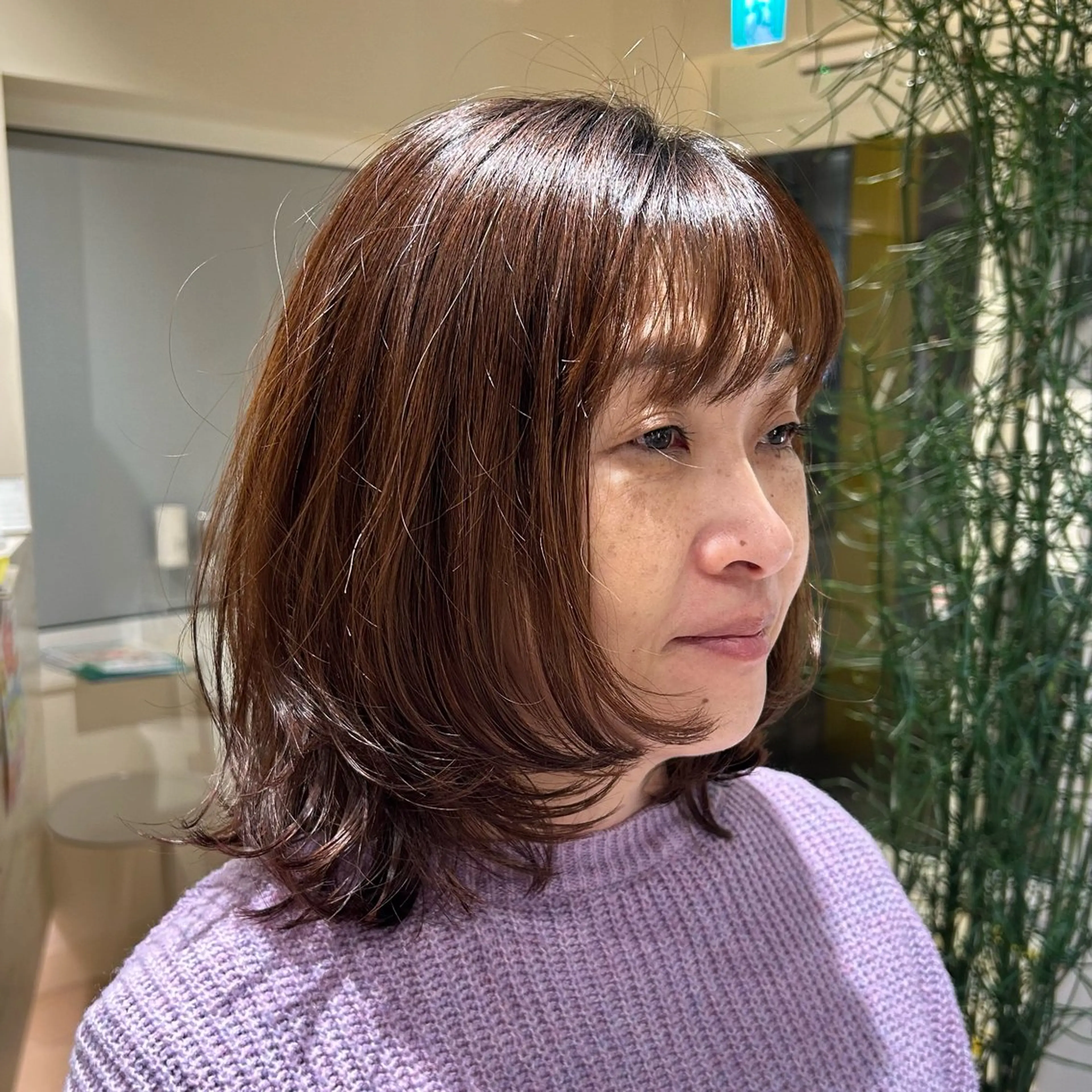 ミディアム 外ハネヘア Atelier JD PARIS 美園店所属・堀田 菜々子のヘアスタイル