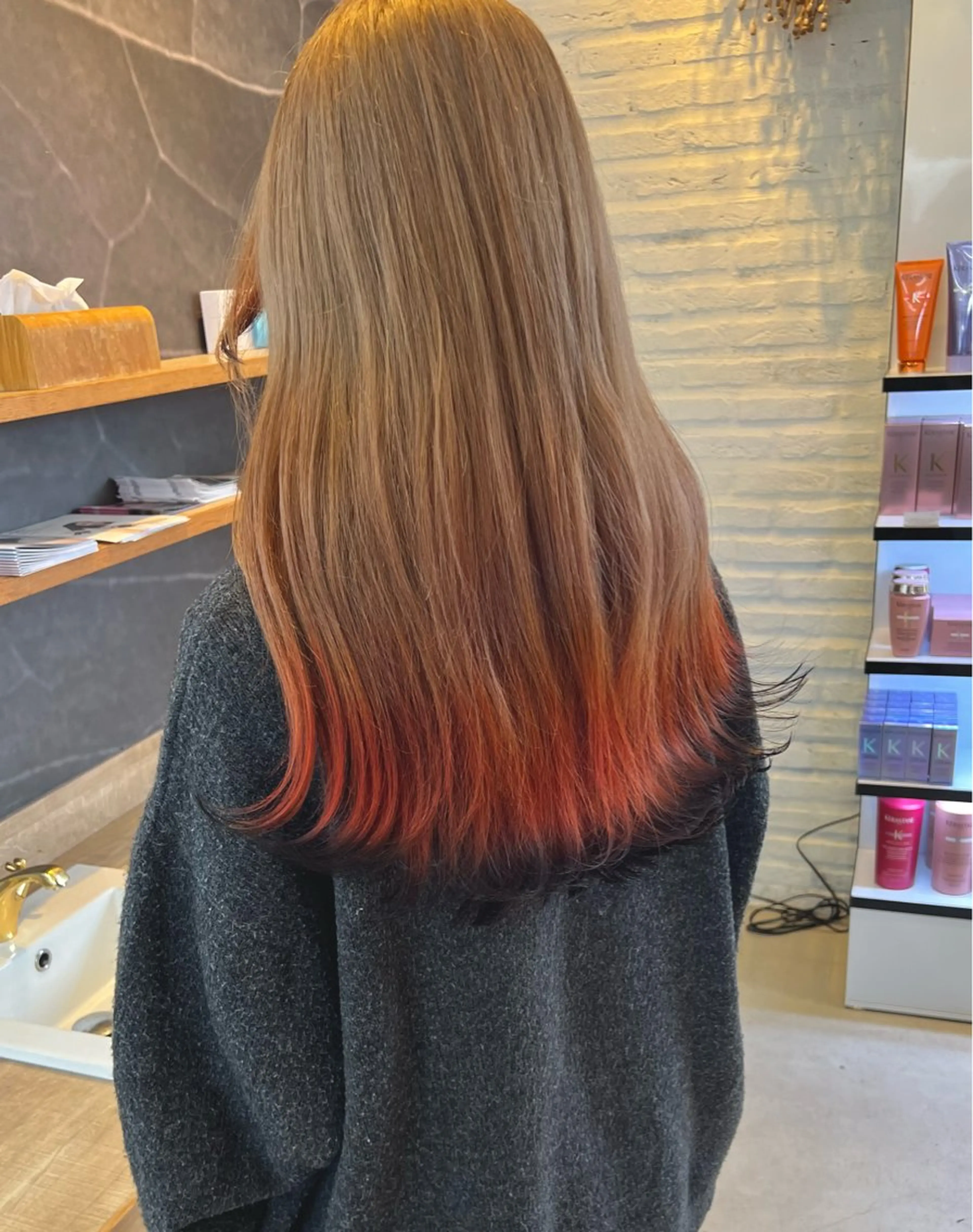 ロング カラー 狐カラー カット ヘアカラー 池本 勇大のヘアスタイル