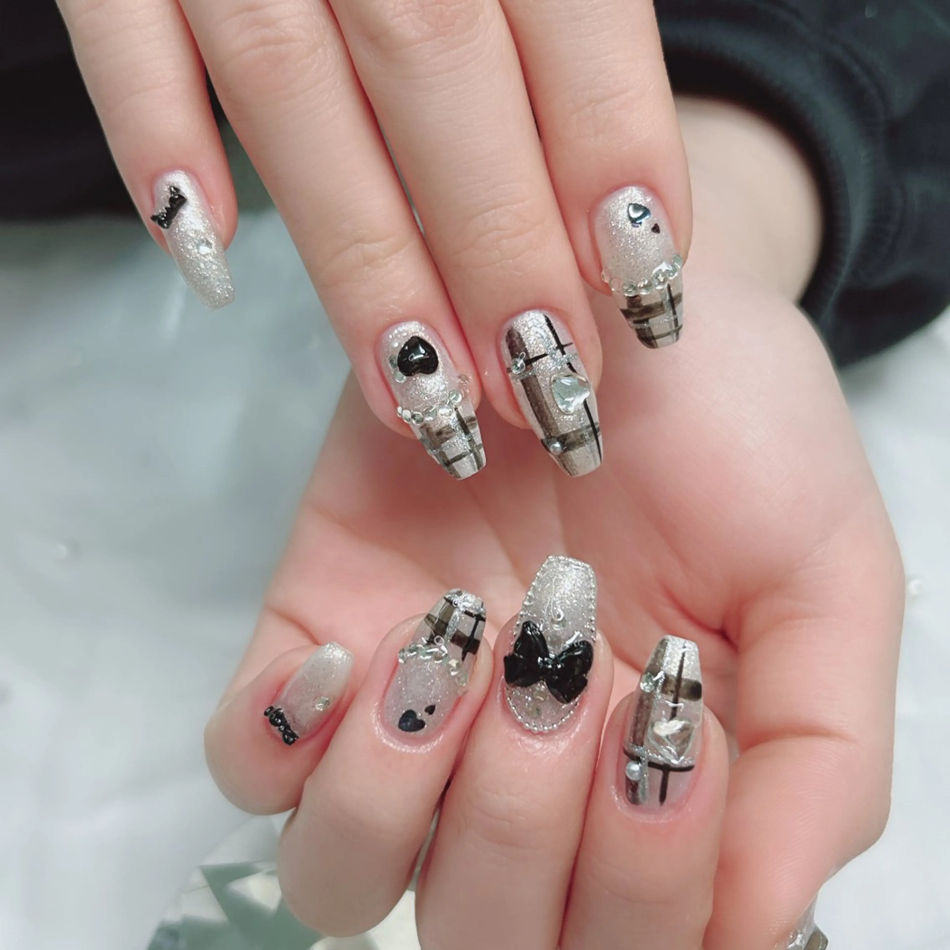 ネイル オーロラネイル ミラーネイル オフィスネイル ワンカラーネイル シンプルネイル ハンドネイル Cute Tips nailのネイルデザイン