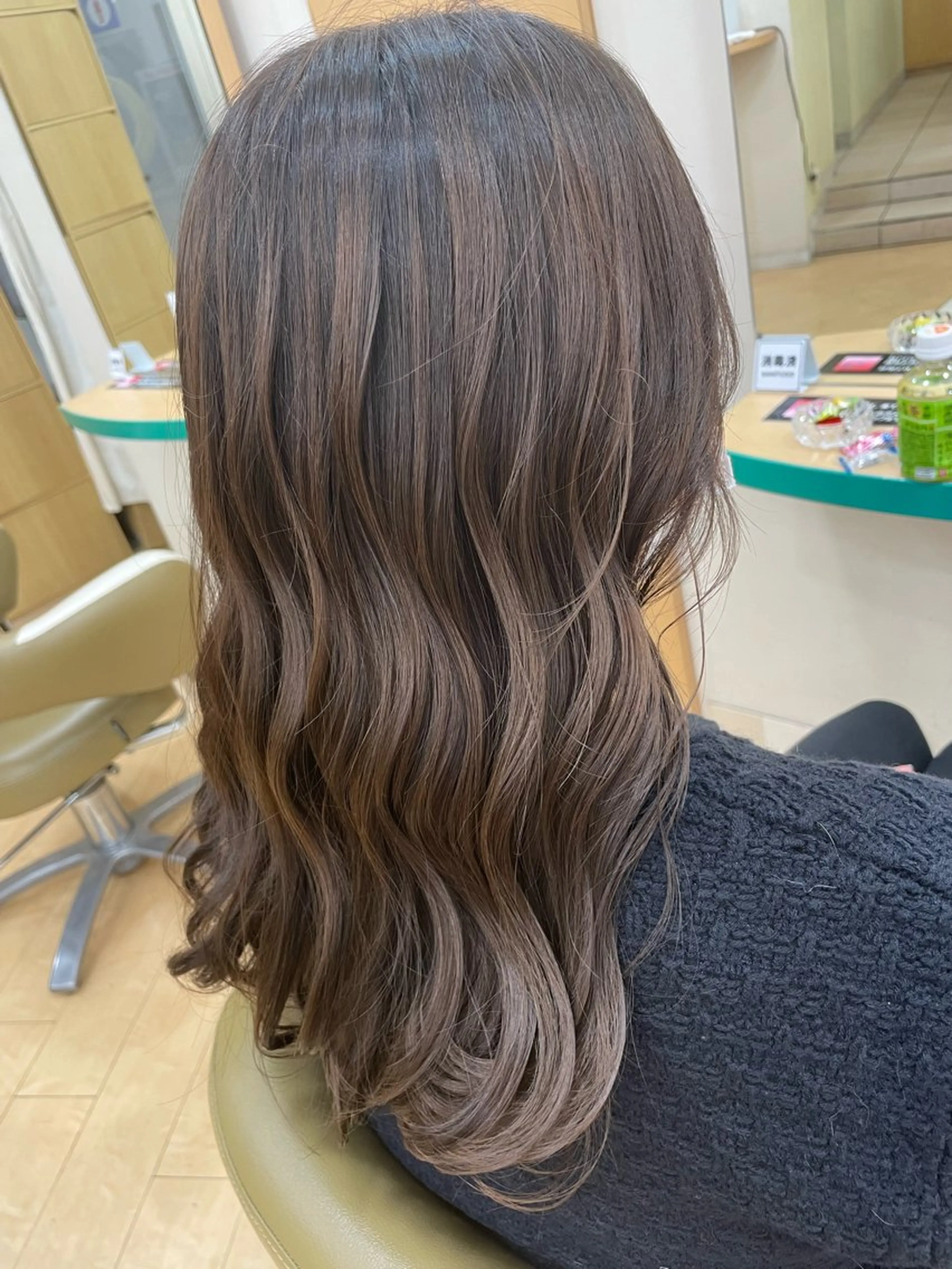 ロング ヘアカラー トリートメント 福原 亜祐美のヘアスタイル