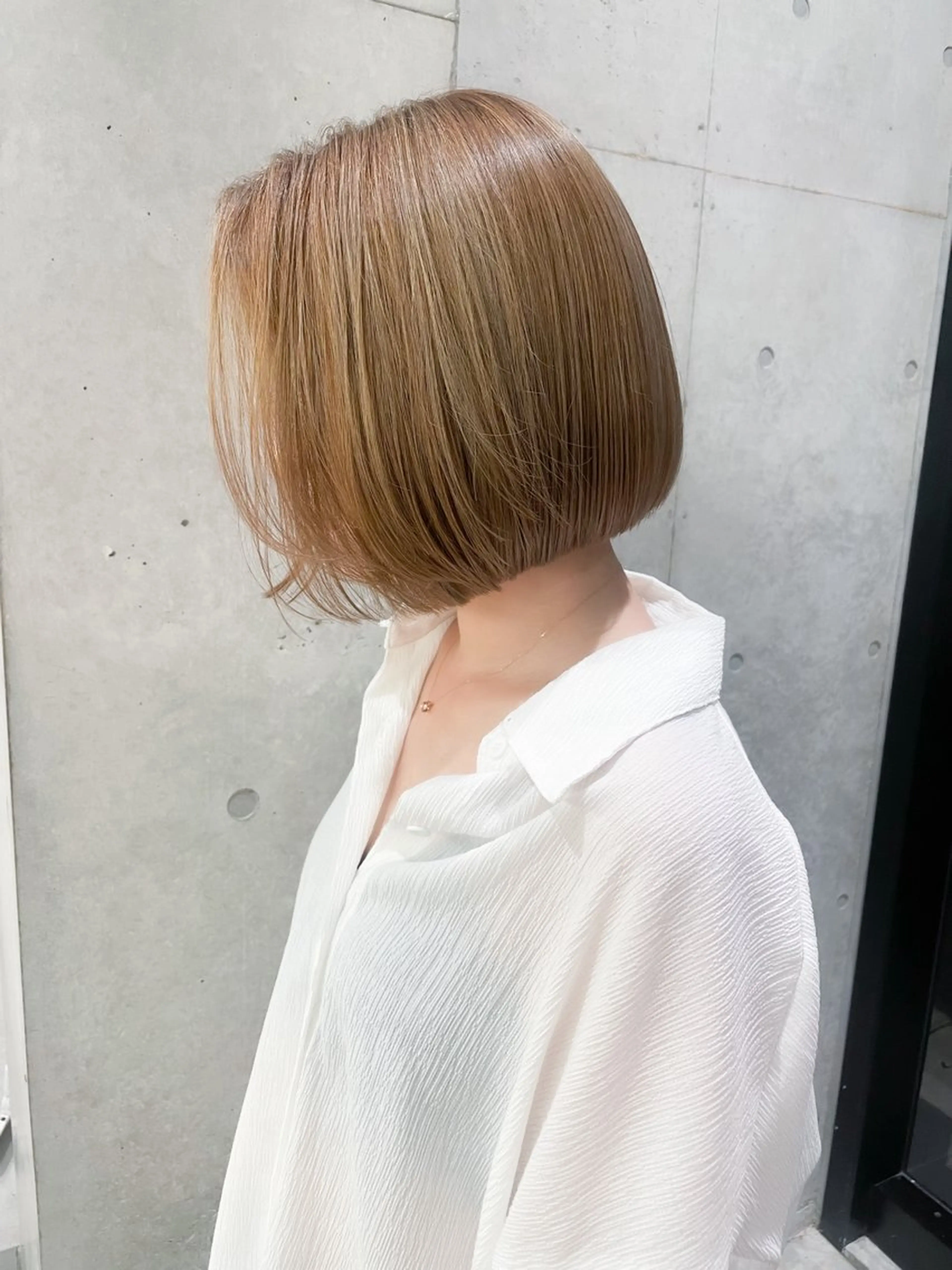 ショート カラー ヘアアレンジ ミニボブ/ブリーチ 🌈MISATOのヘアスタイル