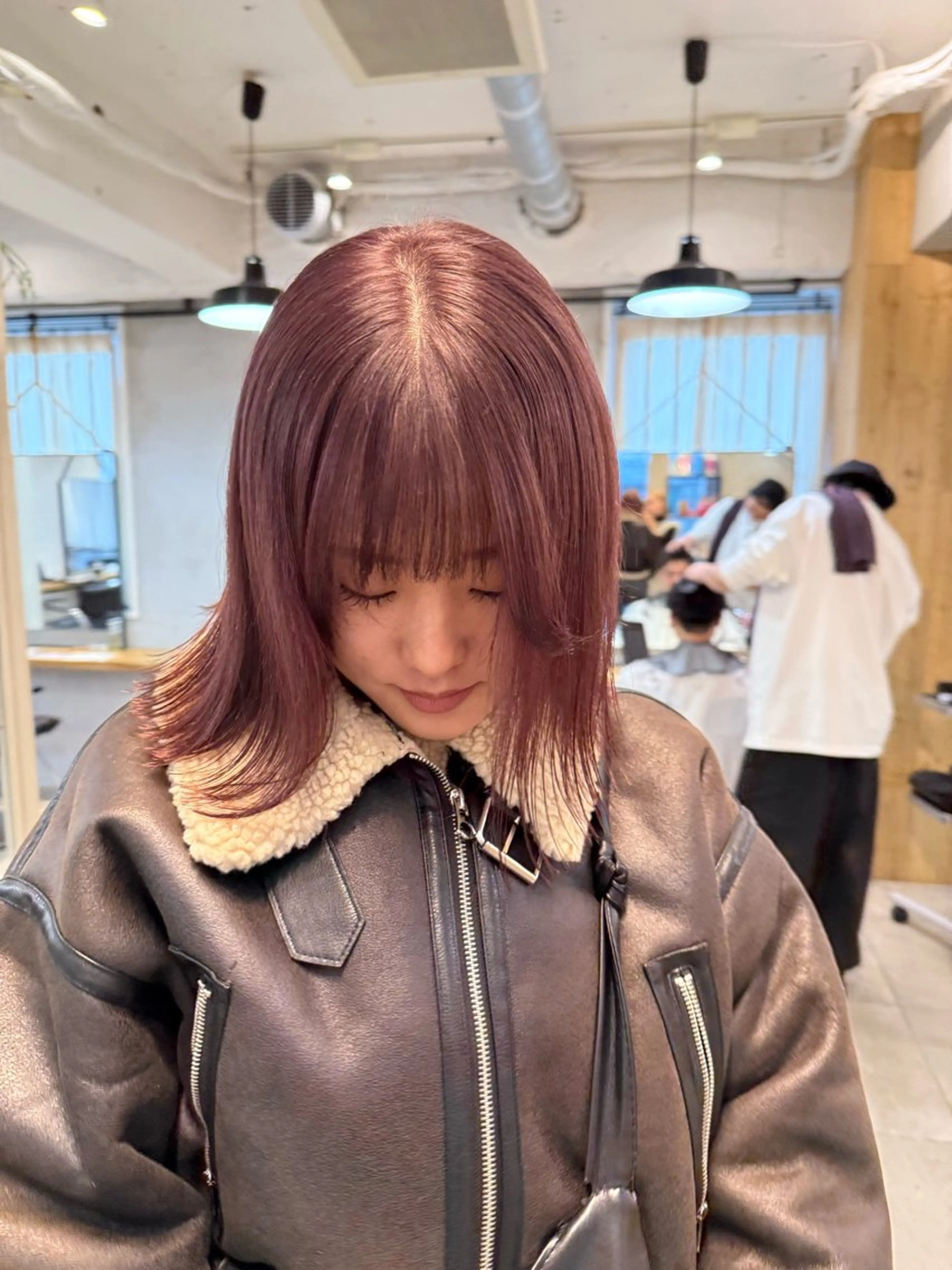 ミディアム カラー カット ヘアカラー トリートメント ミルクティー× グレージュMOMOのヘアスタイル