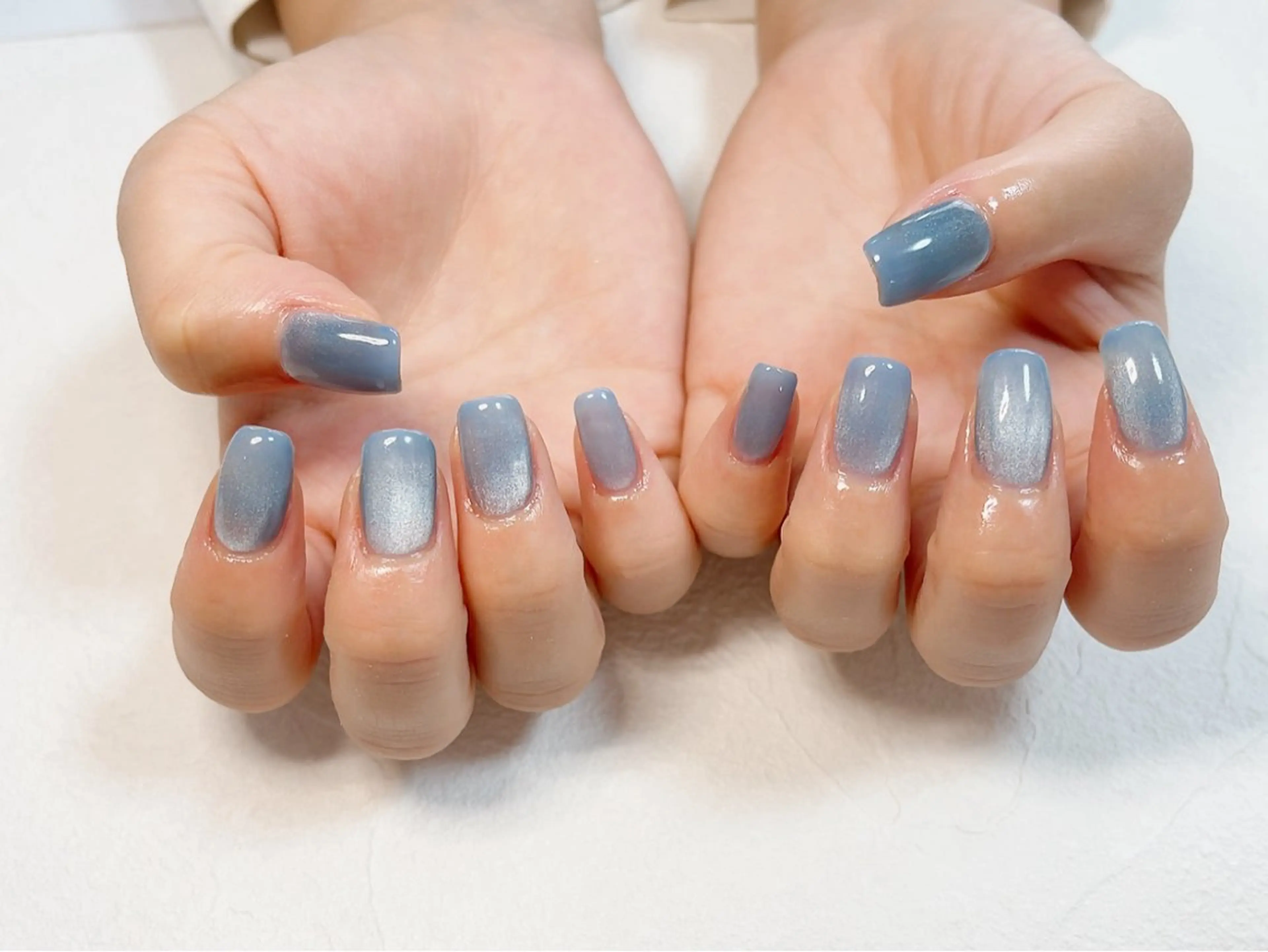 ネイル ブルー フットネイル ジェルネイル グラデーション キラキラネイル ハンドネイル kiki nail たまプラーザのネイルデザイン